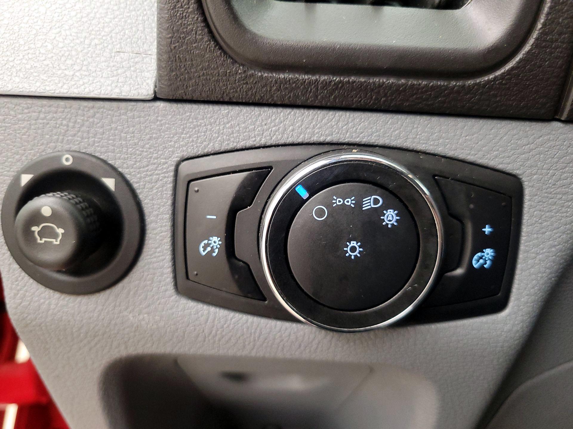 Thumbnail: 2016 Ford Transit Series - 13