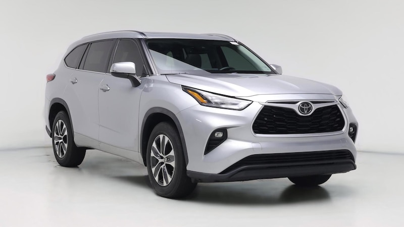 2020 Toyota Highlander XLE Hero Image