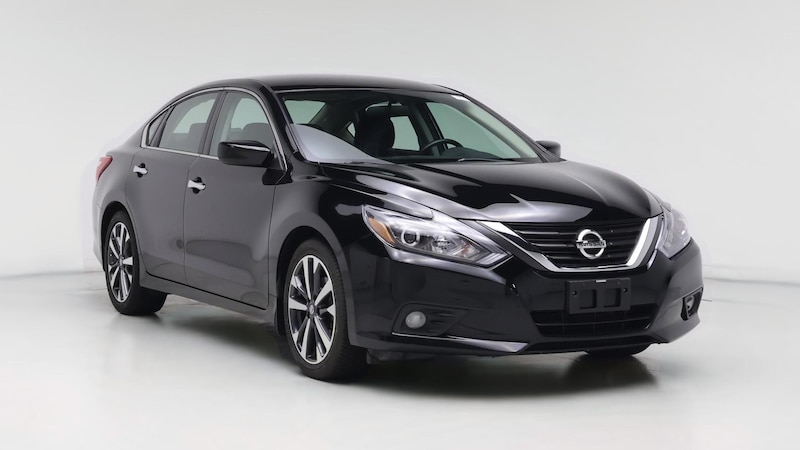 2016 Nissan Altima SR Hero Image