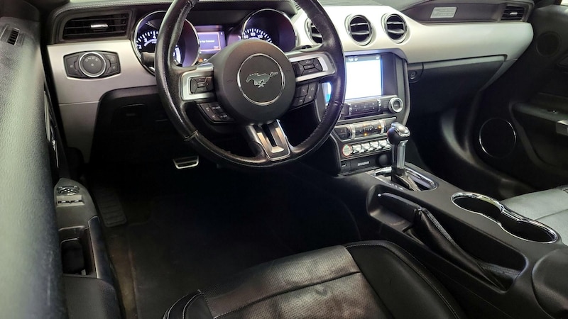 2016 Ford Mustang  9