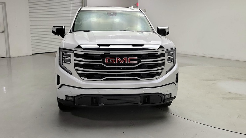 2022 GMC Sierra 1500 SLT 2