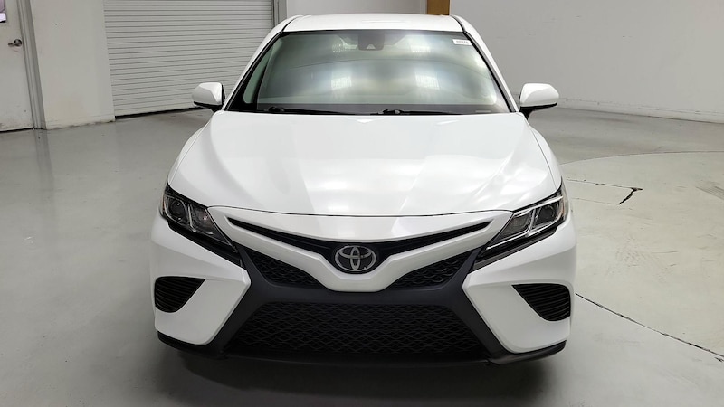 2020 Toyota Camry SE 2