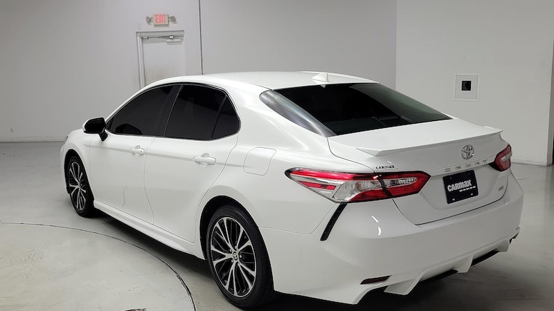 2020 Toyota Camry SE 7