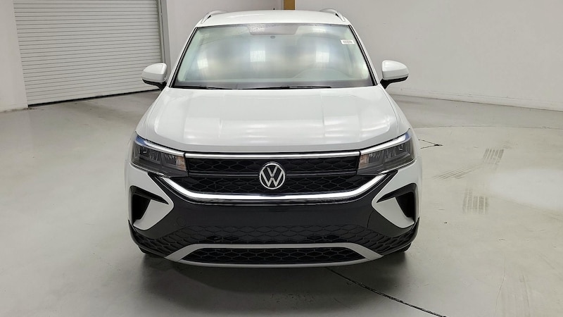 2022 Volkswagen Taos SE 2