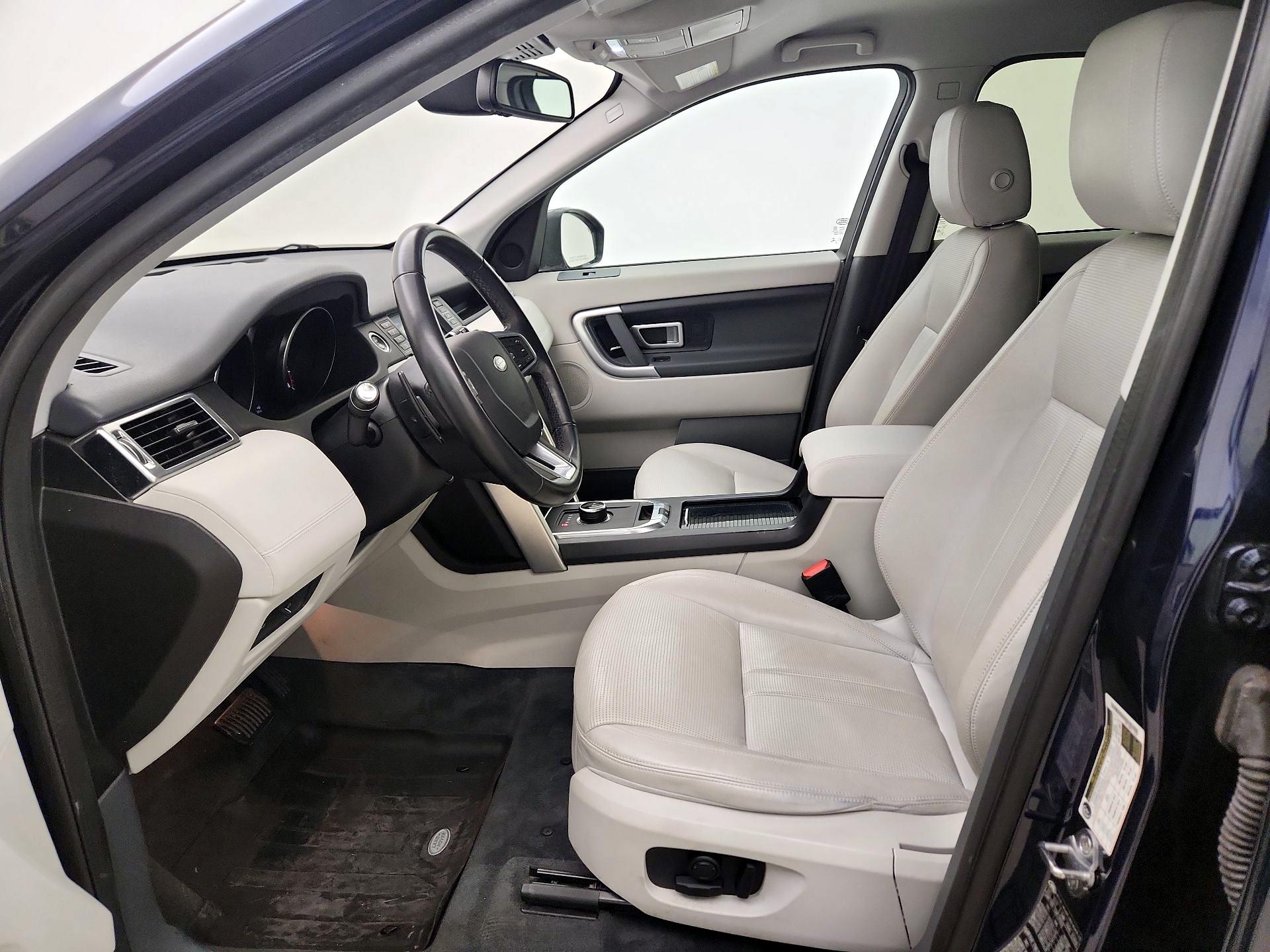 Thumbnail: 2019 Land Rover Discovery Sport - 11