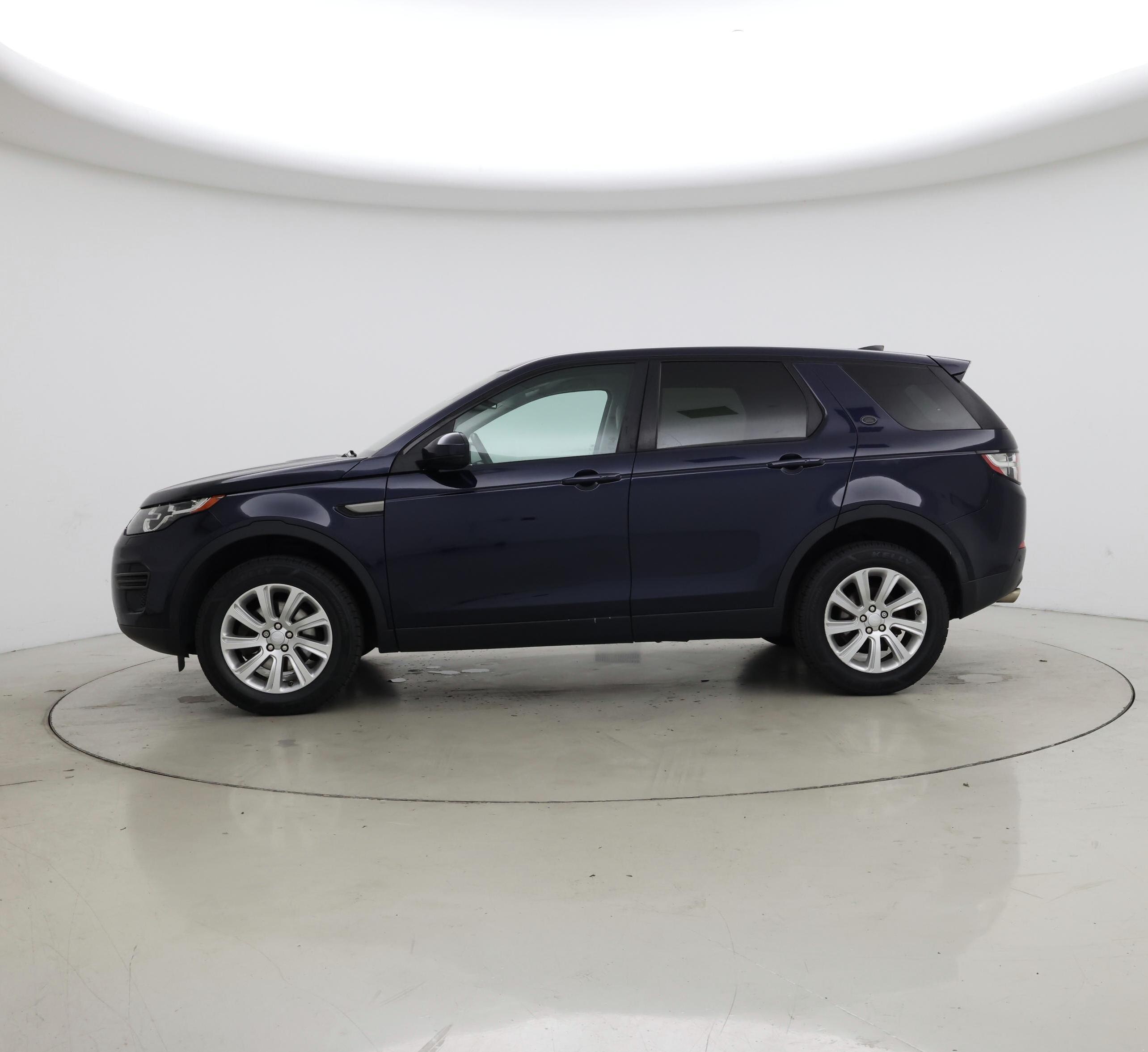 Thumbnail: 2019 Land Rover Discovery Sport - 3