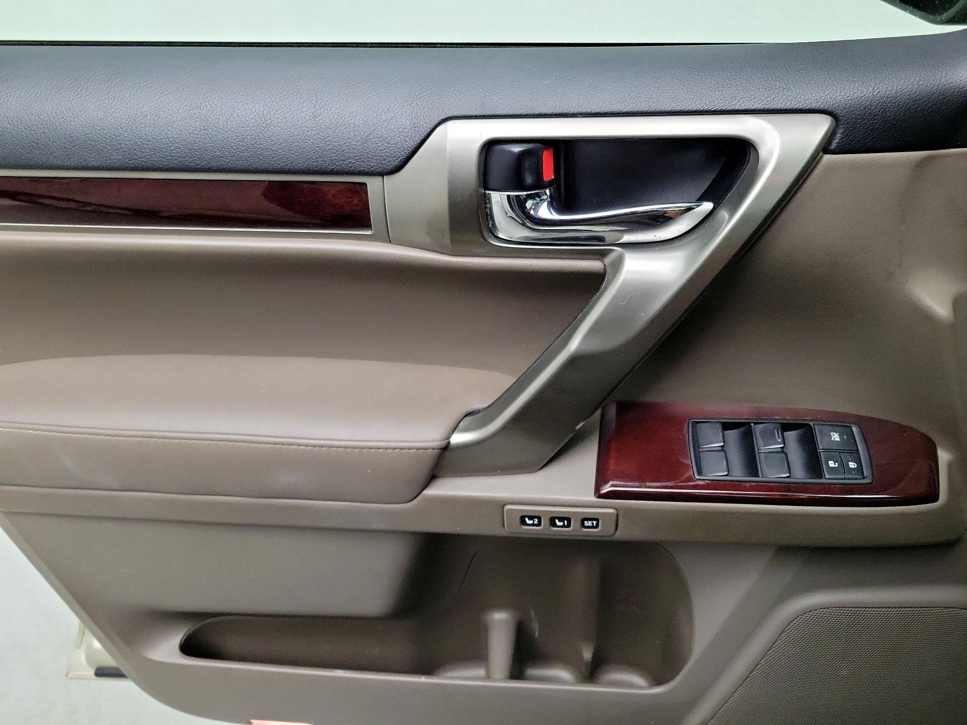 Thumbnail: 2015 Lexus GX - 12