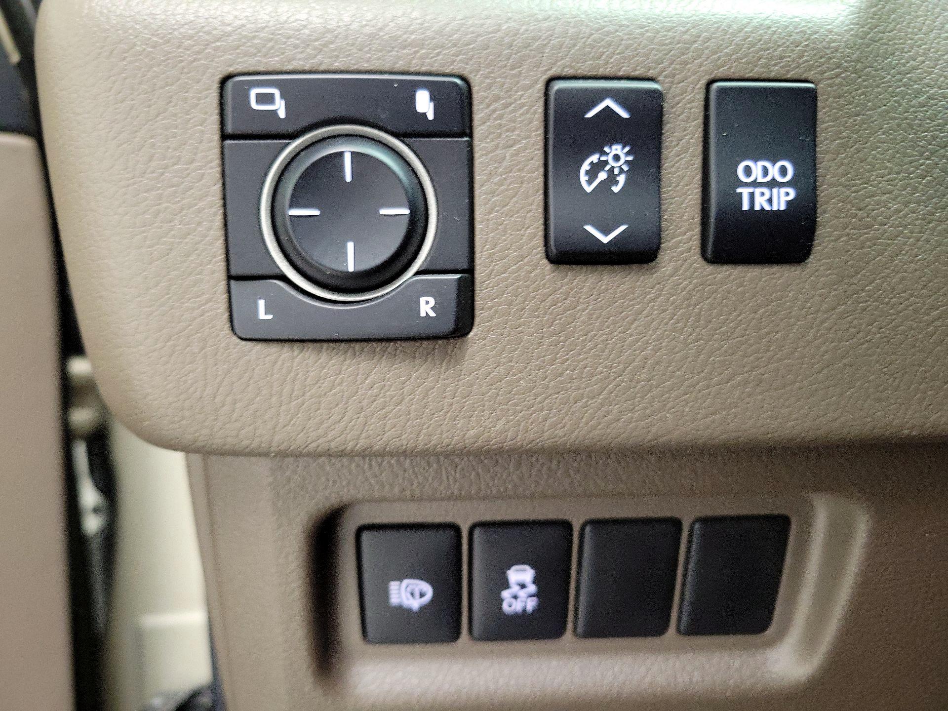 Thumbnail: 2015 Lexus GX - 13
