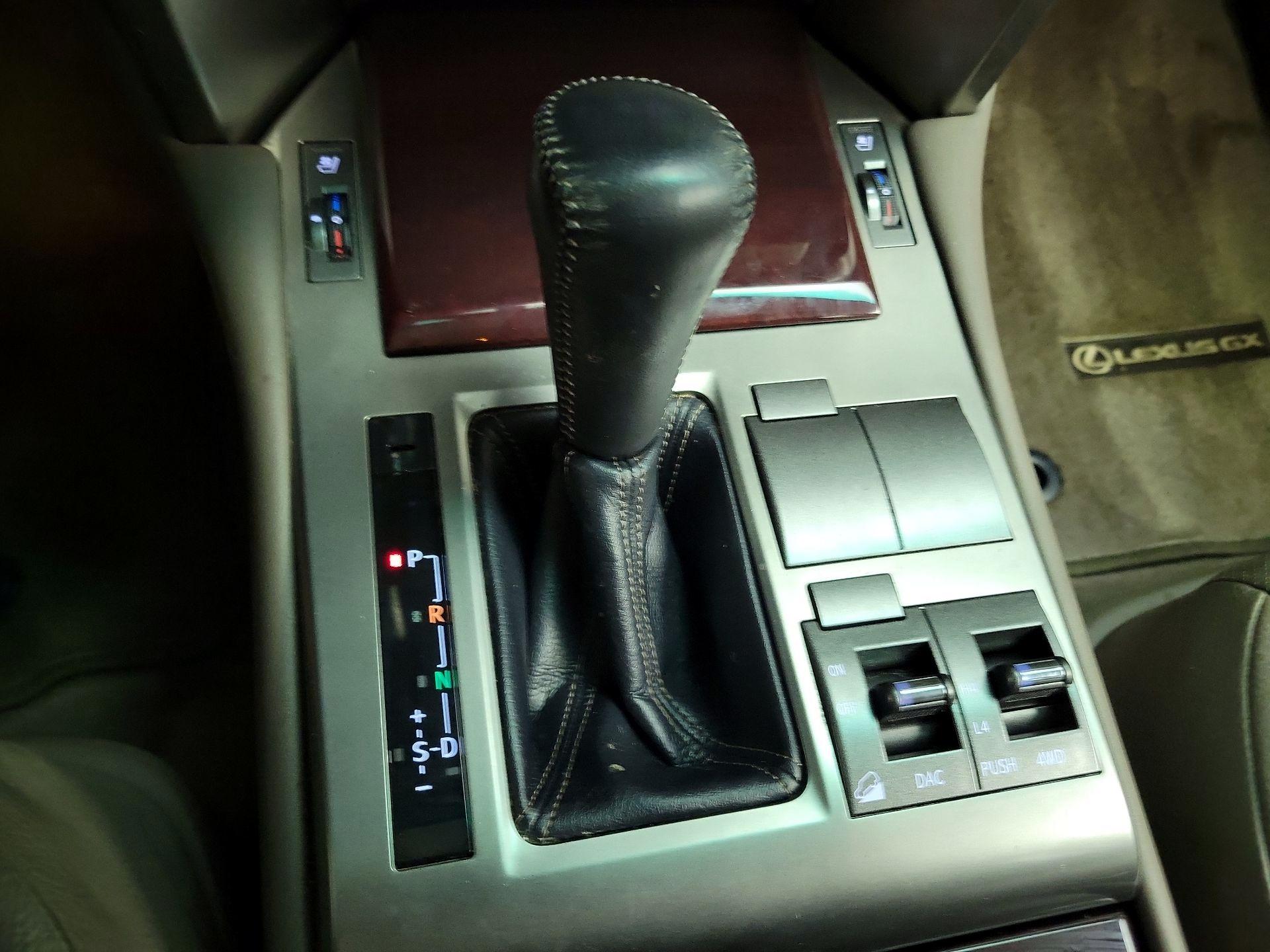 Thumbnail: 2015 Lexus GX - 18