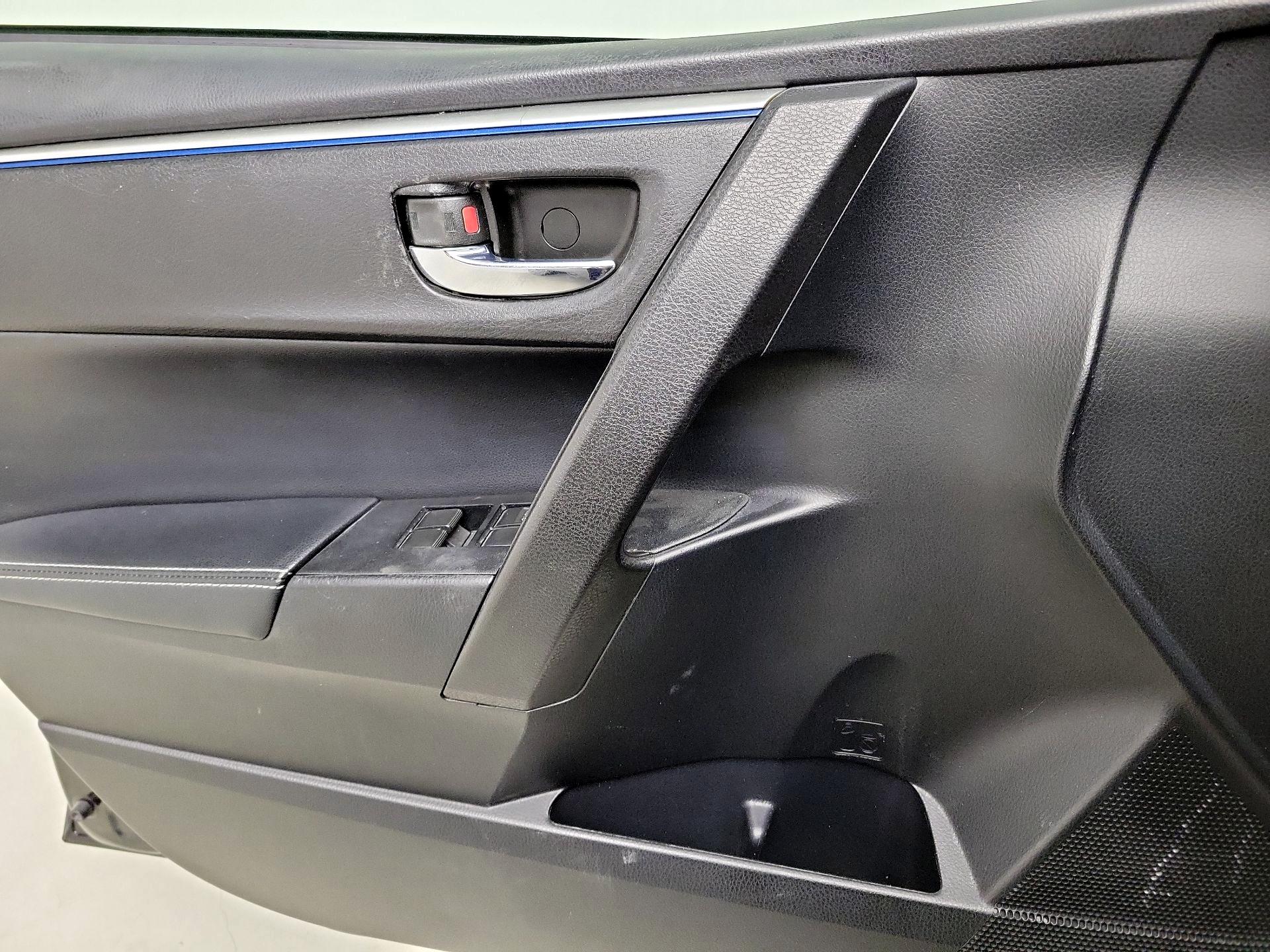 Thumbnail: 2016 Toyota Corolla - 12