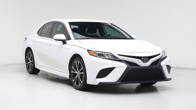 2020 Toyota Camry SE Hero Image