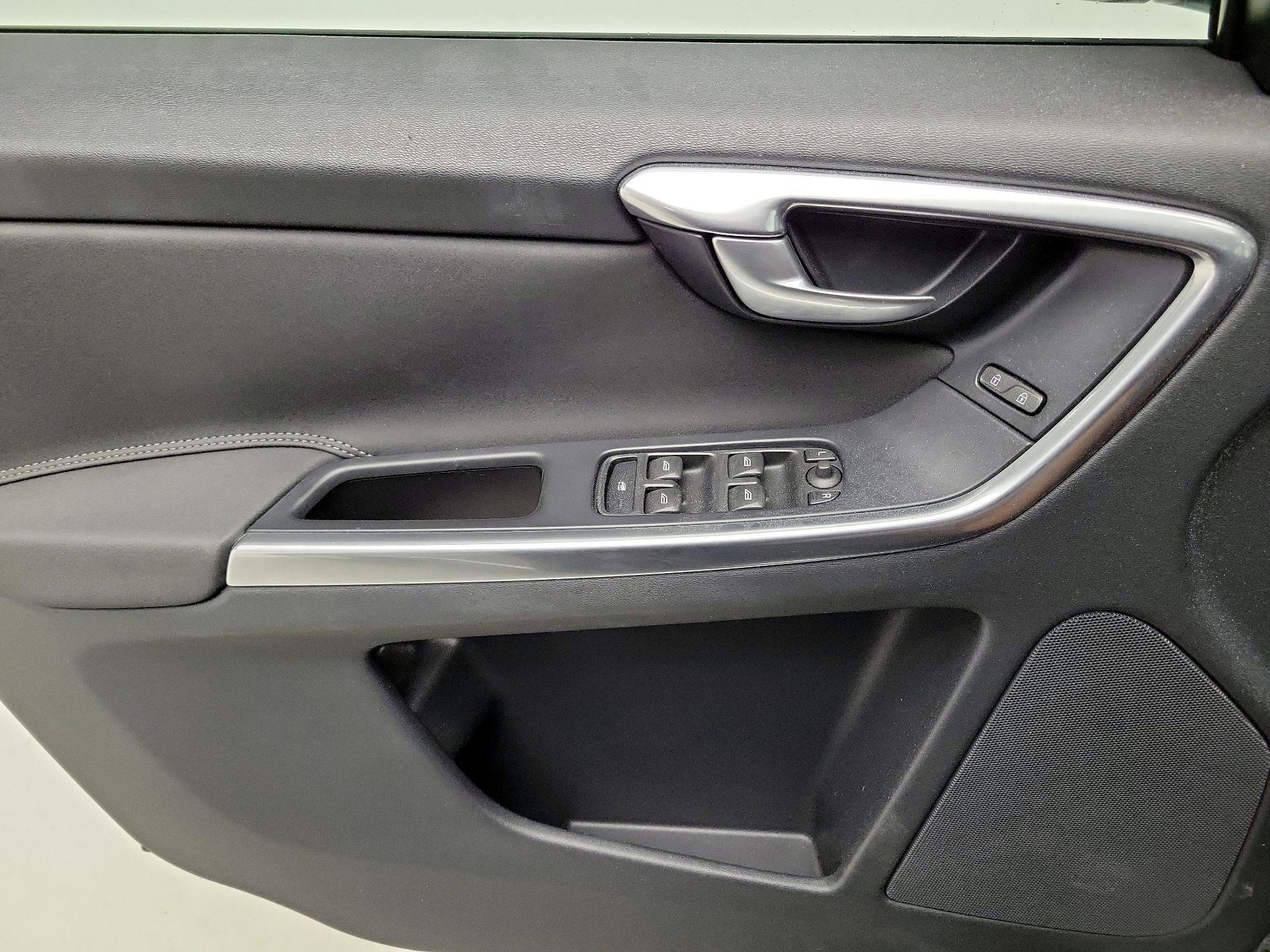Thumbnail: 2014 Volvo XC60 - 12