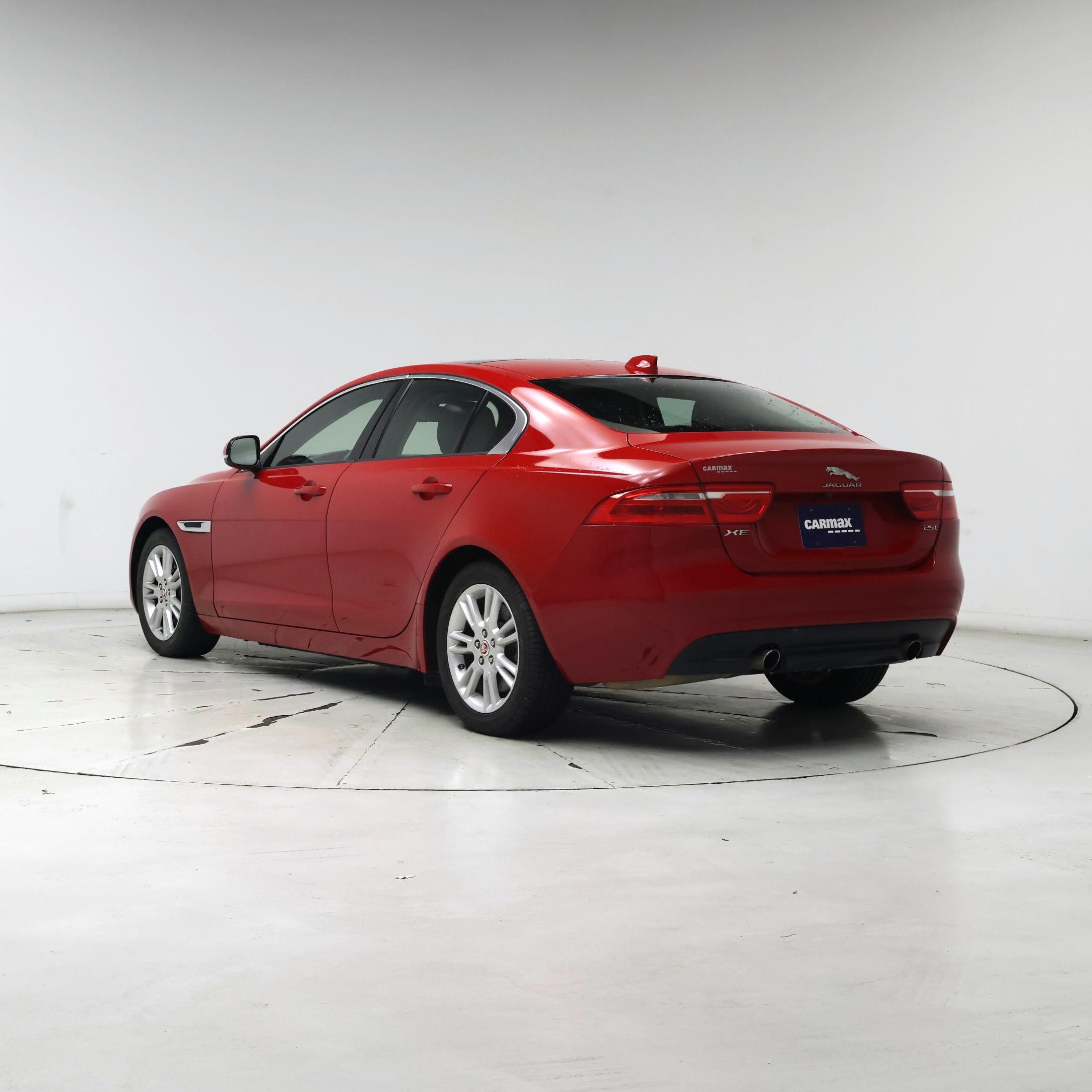 Thumbnail: 2018 Jaguar XE - 2