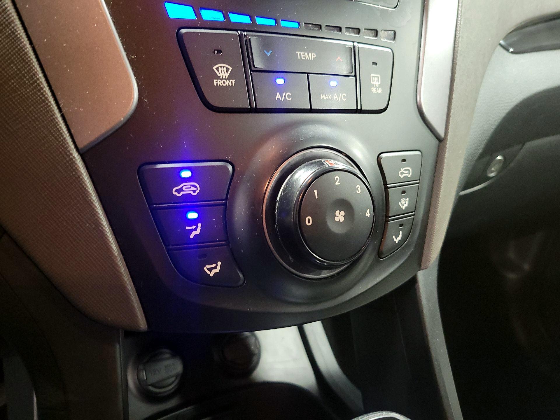 Thumbnail: 2014 Hyundai Santa Fe - 14