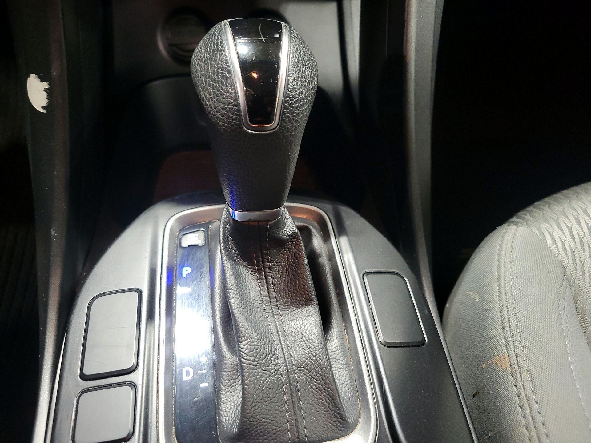 Thumbnail: 2014 Hyundai Santa Fe - 15