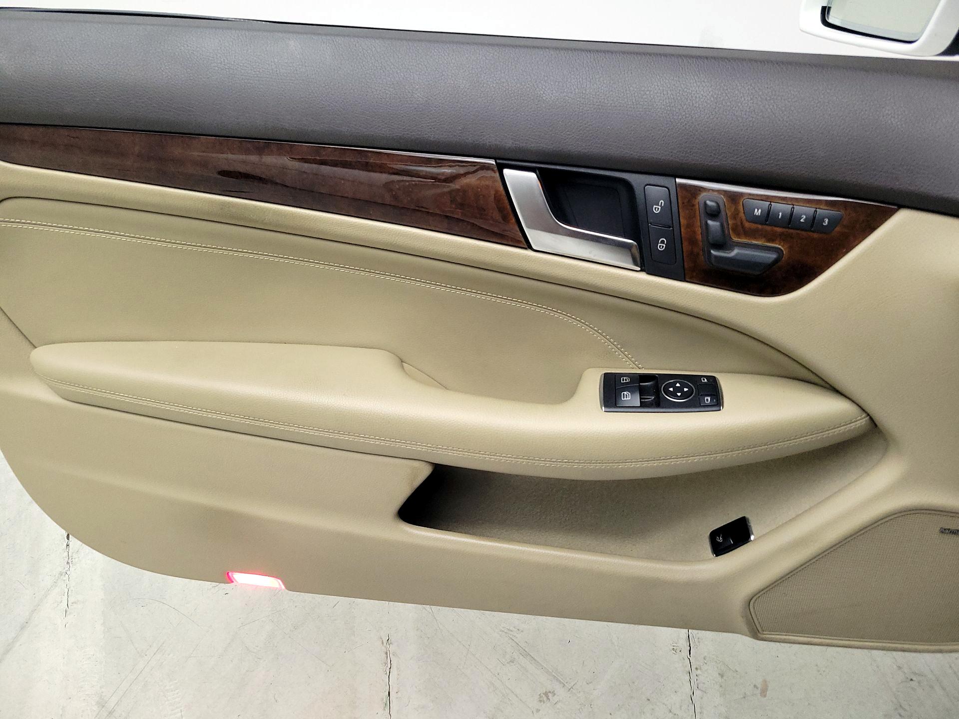 Thumbnail: 2014 Mercedes-Benz C-Class - 12