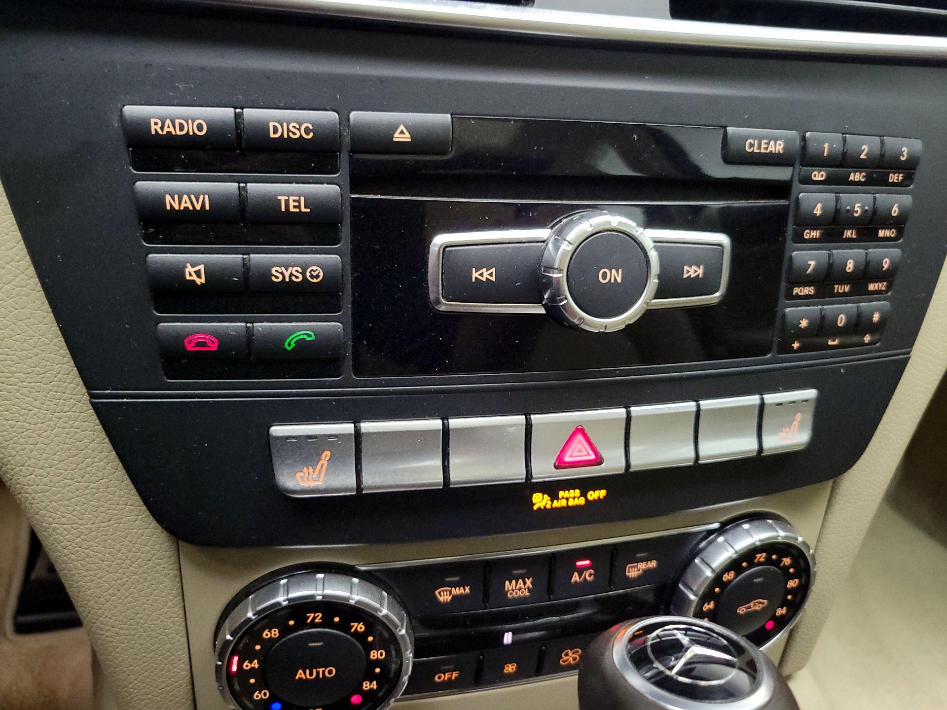 Thumbnail: 2014 Mercedes-Benz C-Class - 15