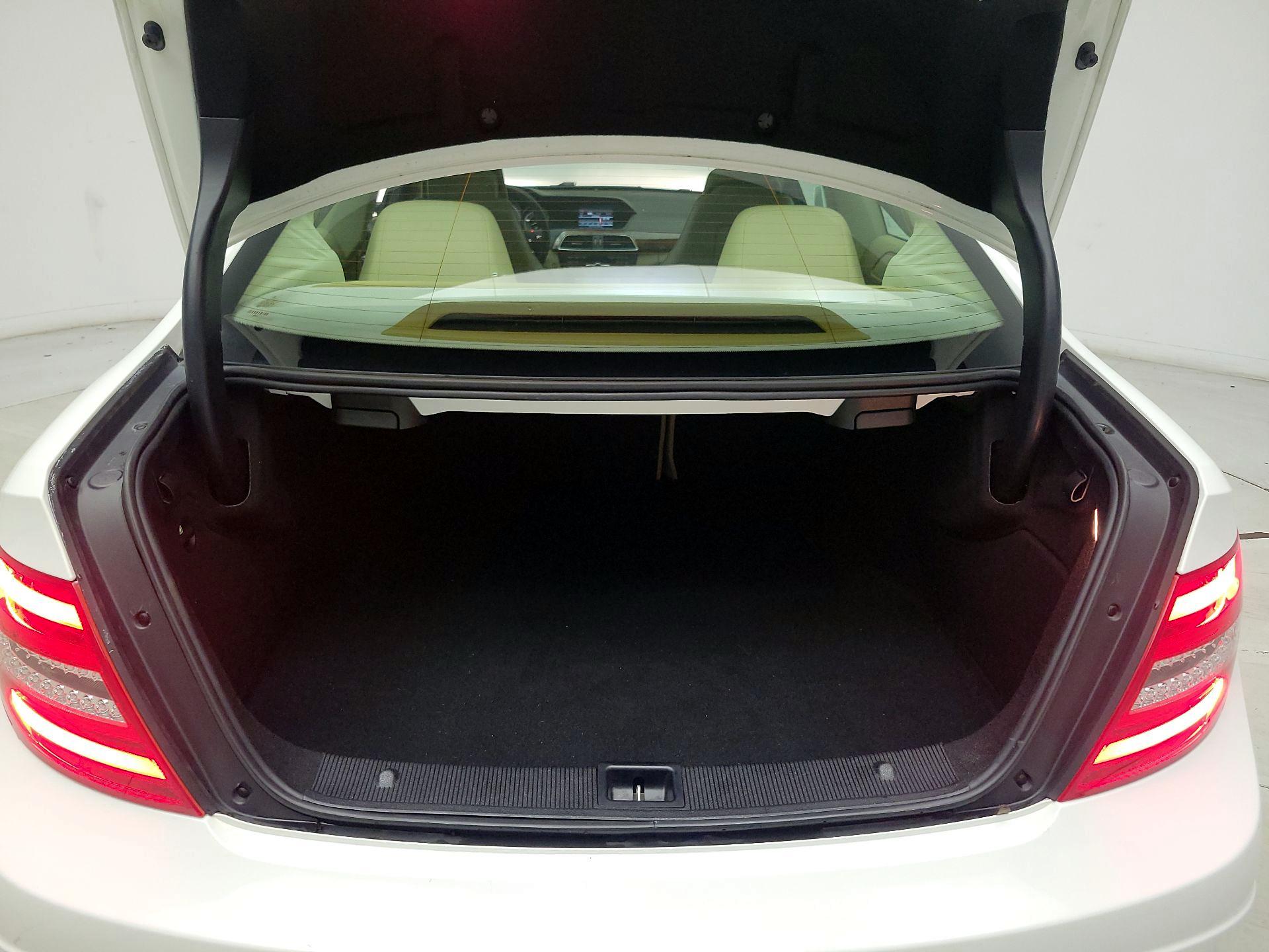 Thumbnail: 2014 Mercedes-Benz C-Class - 19