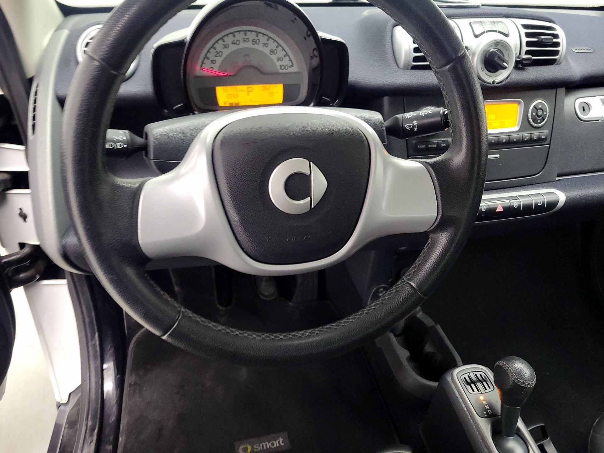 Thumbnail: 2015 smart fortwo - 10