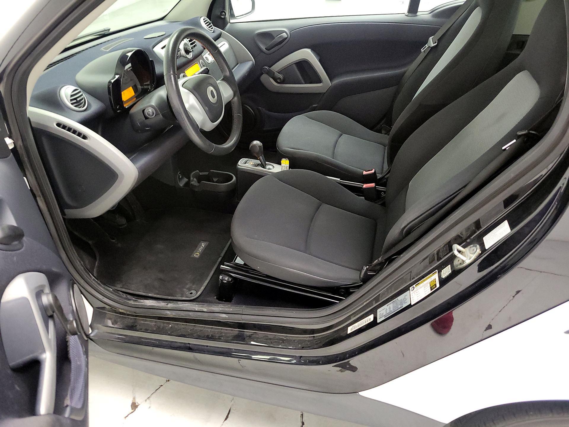 Thumbnail: 2015 smart fortwo - 11