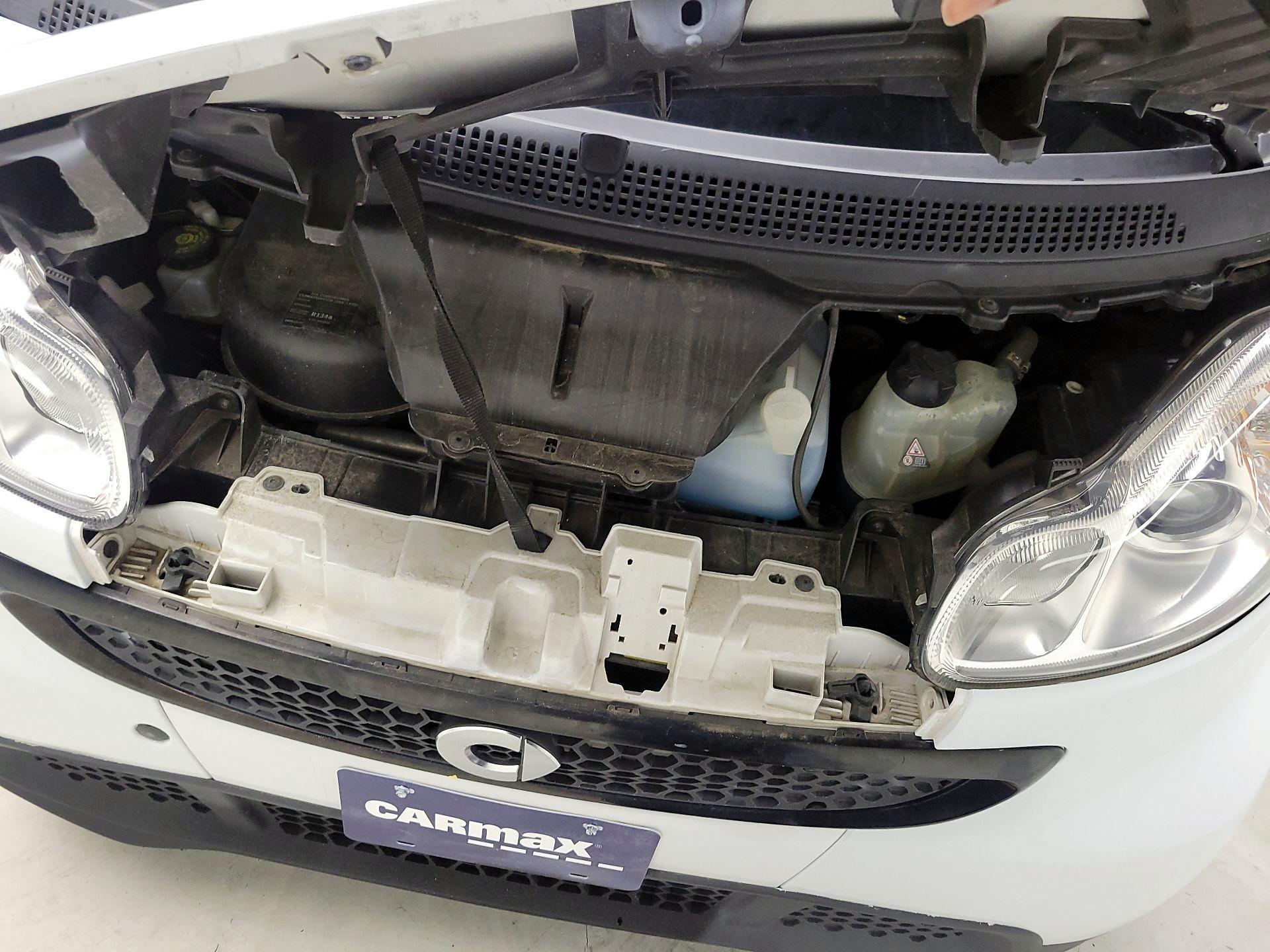 Thumbnail: 2015 smart fortwo - 17