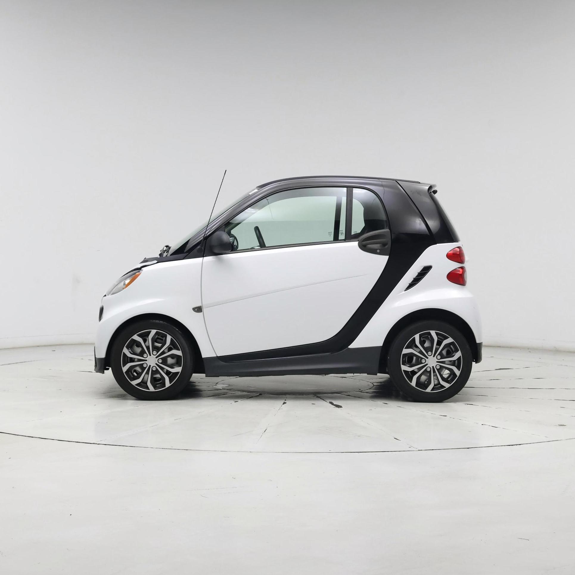 Thumbnail: 2015 smart fortwo - 3