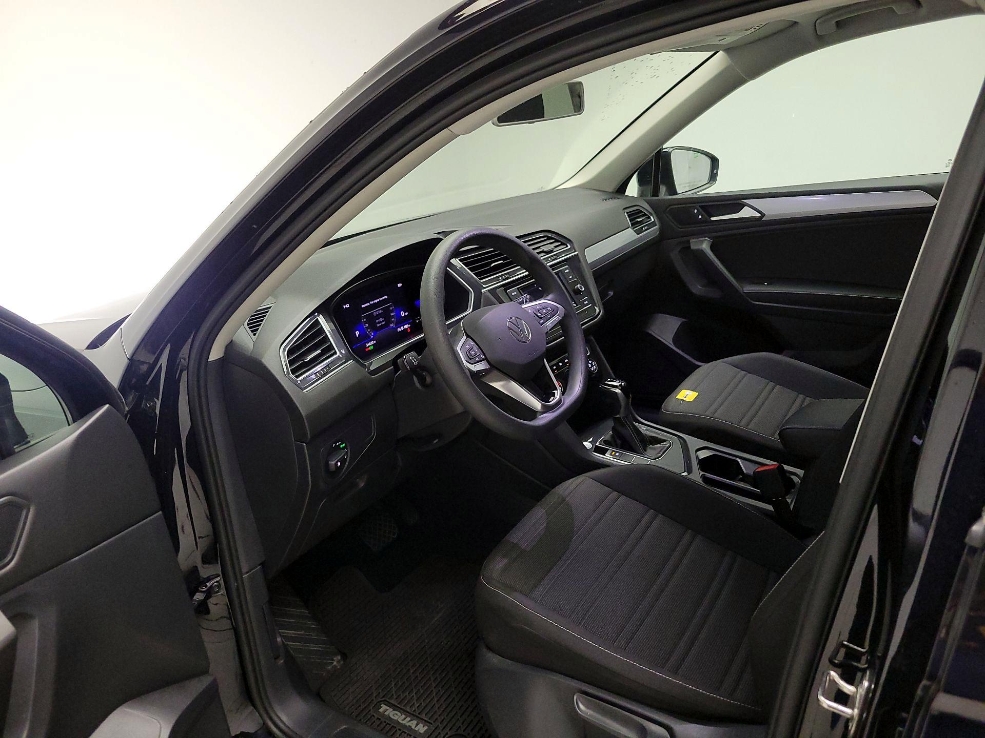 Thumbnail: 2022 Volkswagen Tiguan - 11