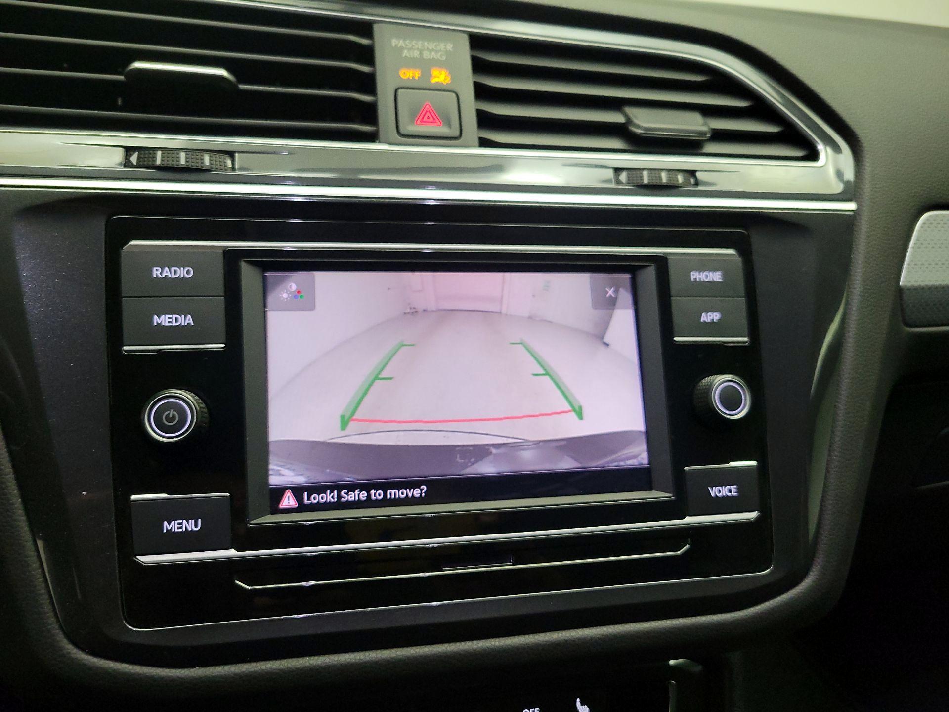 Thumbnail: 2022 Volkswagen Tiguan - 14