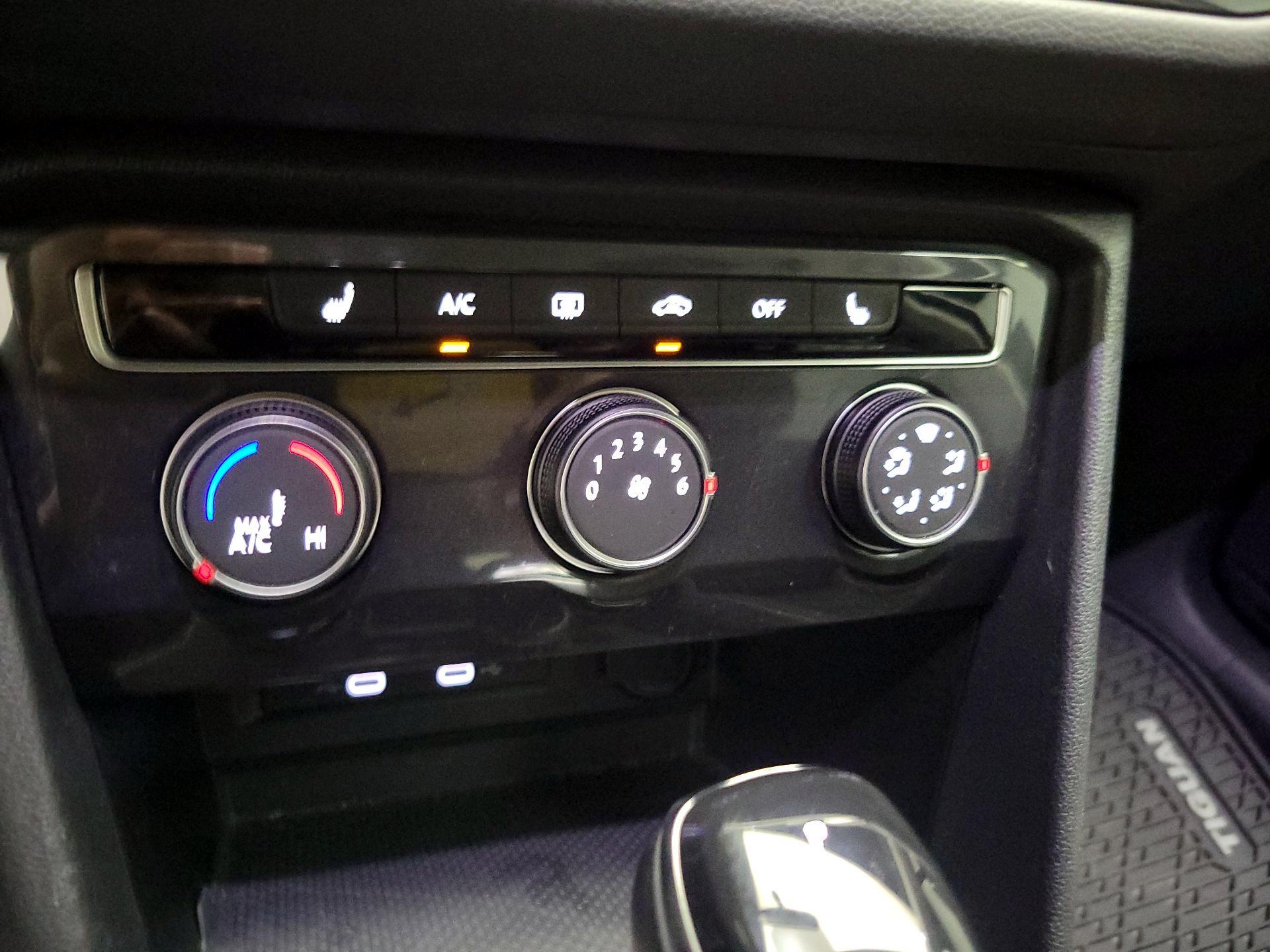 Thumbnail: 2022 Volkswagen Tiguan - 16