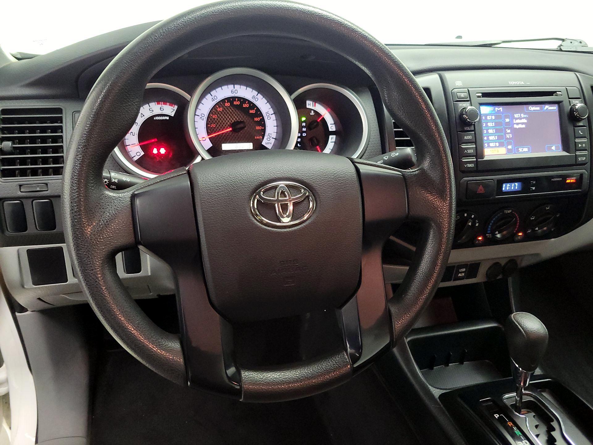 Thumbnail: 2013 Toyota Tacoma - 10