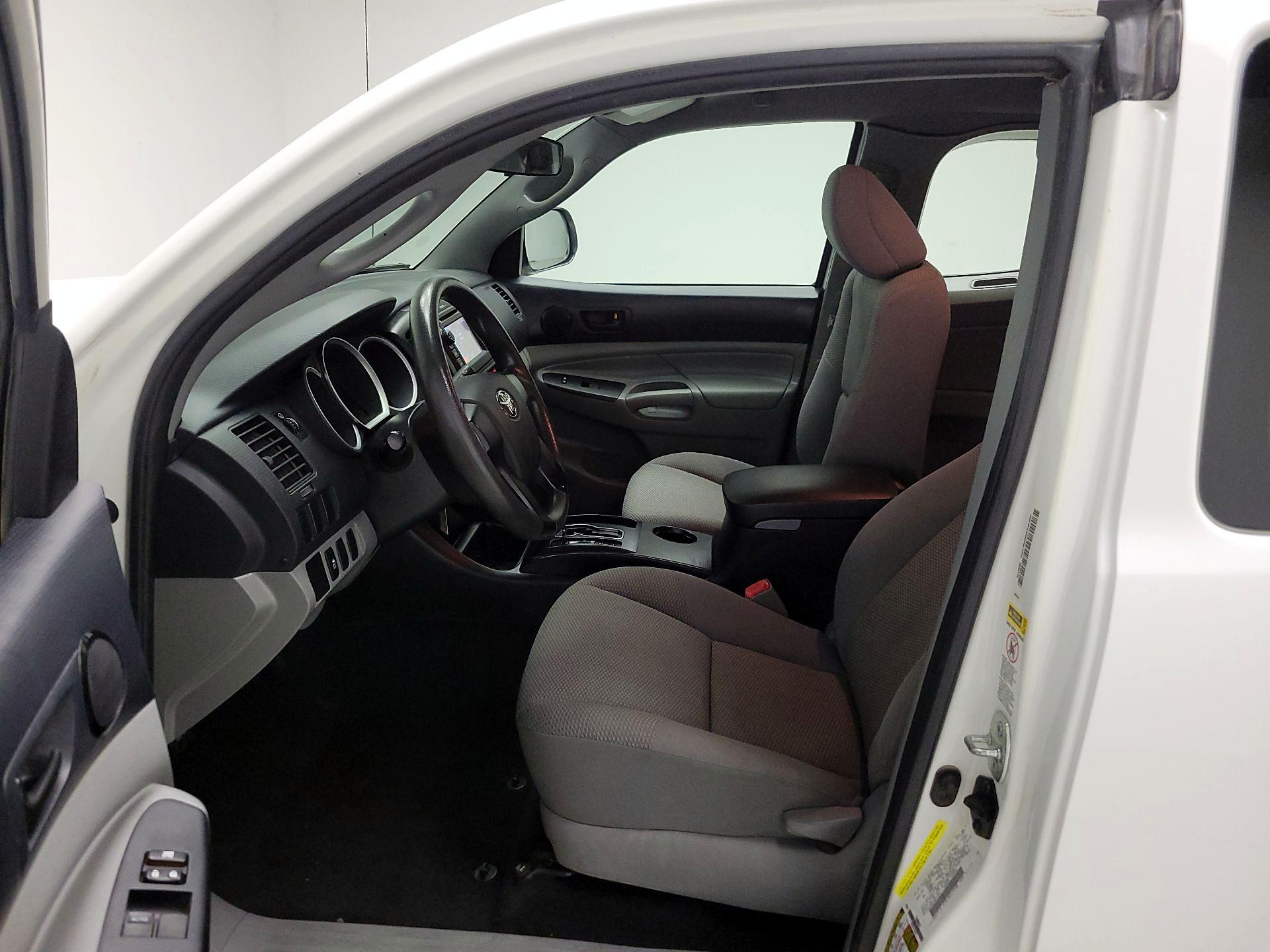 Thumbnail: 2013 Toyota Tacoma - 11