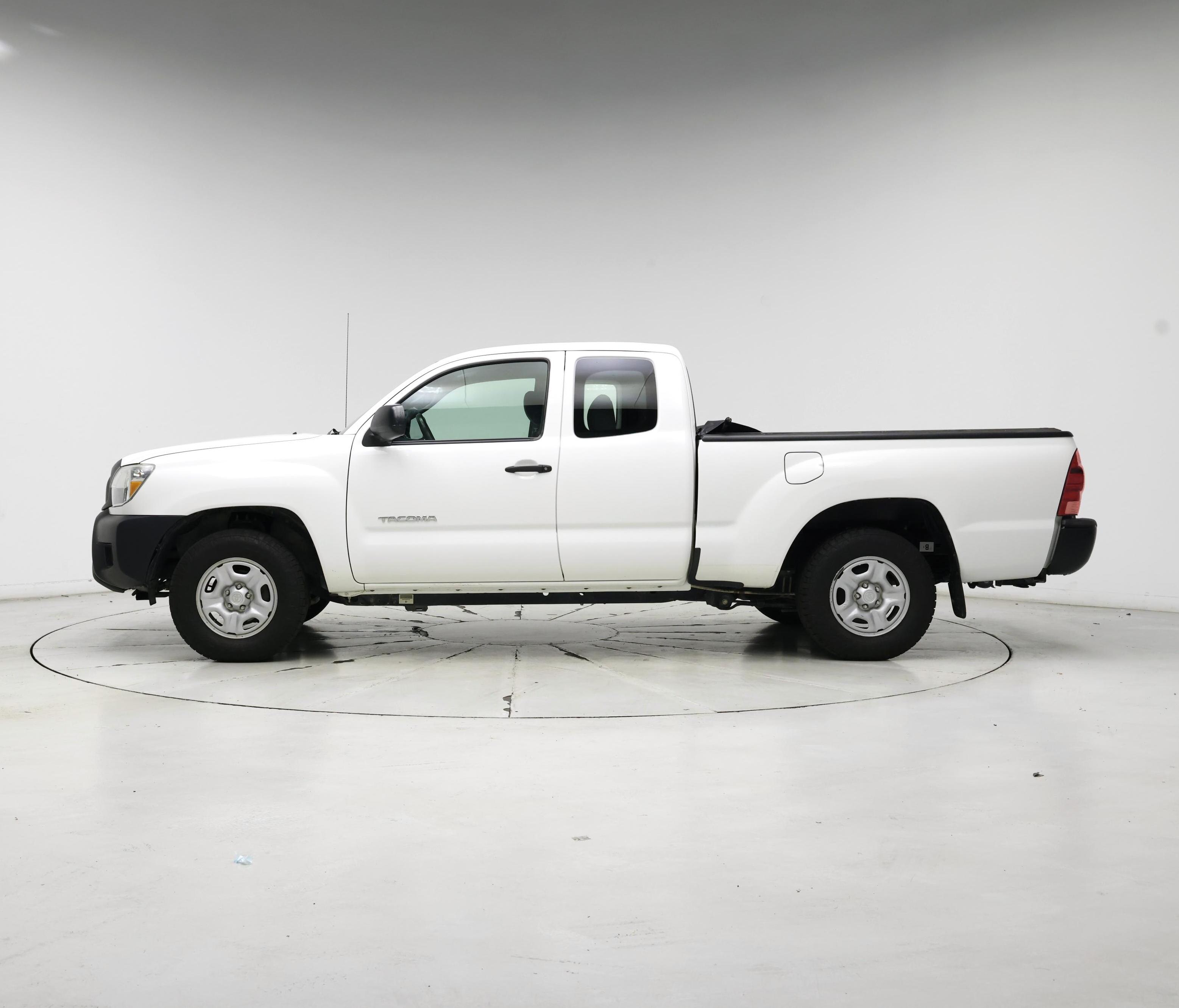 Thumbnail: 2013 Toyota Tacoma - 3