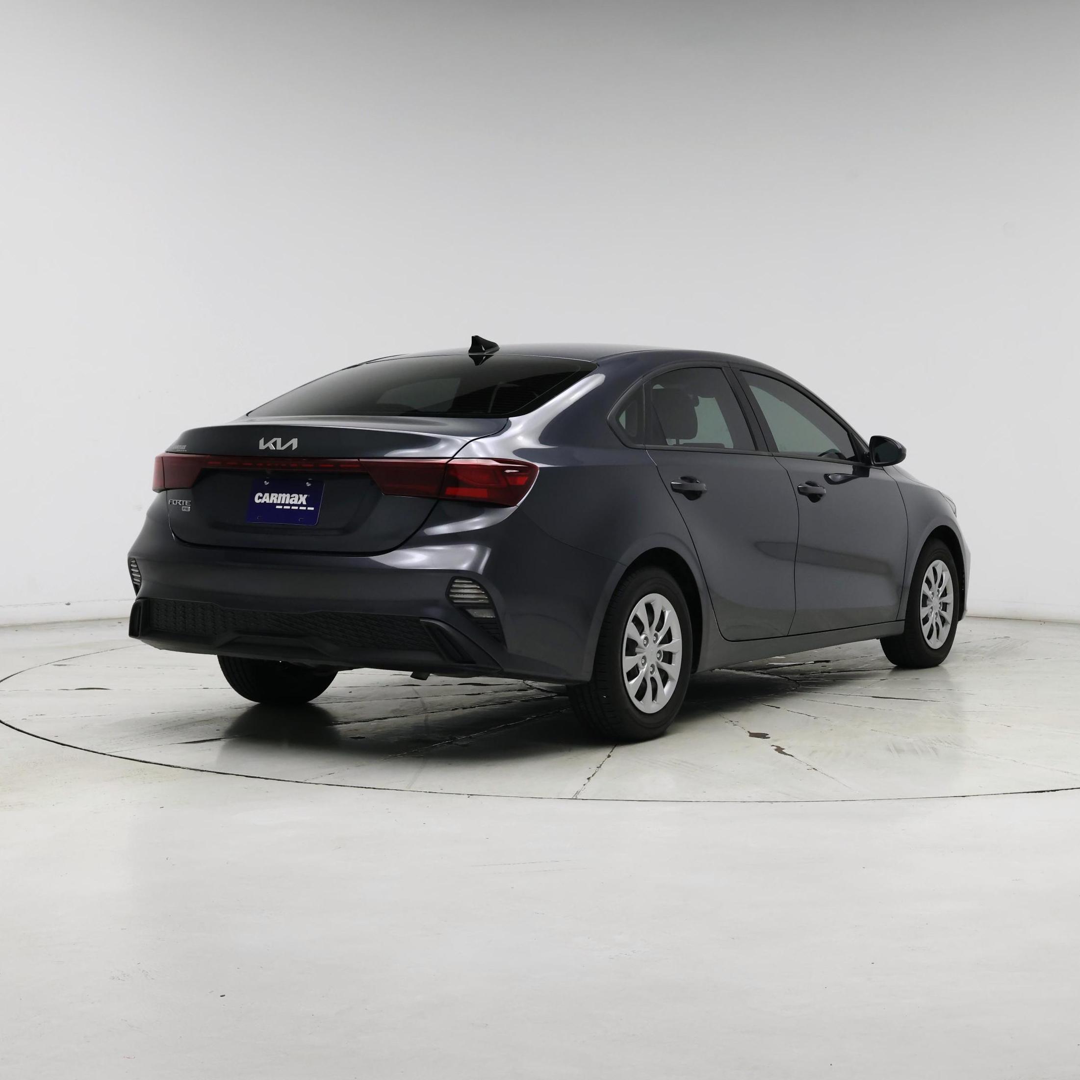 Thumbnail: 2023 Kia Forte - 8
