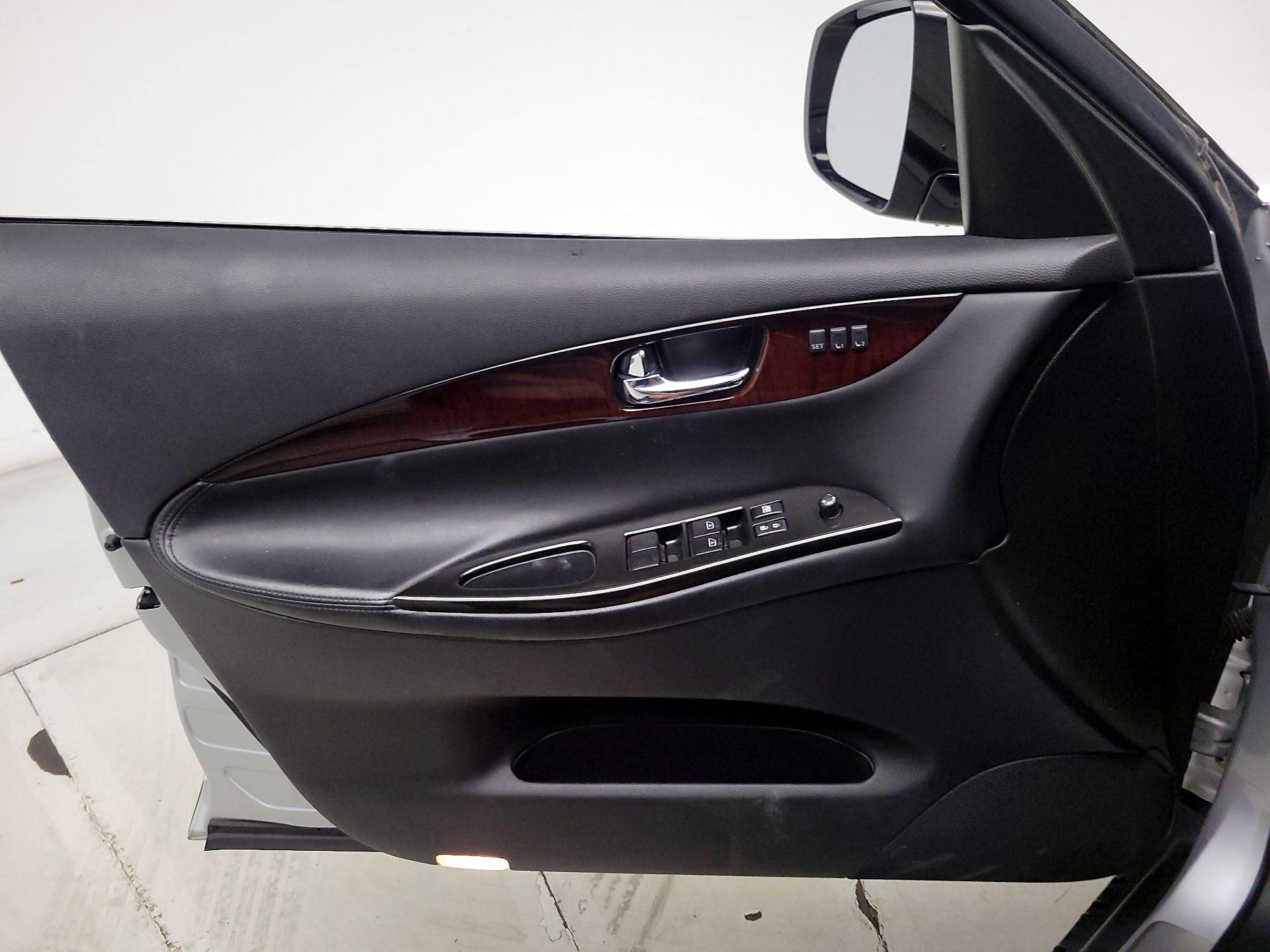 Thumbnail: 2016 INFINITI QX50 - 12