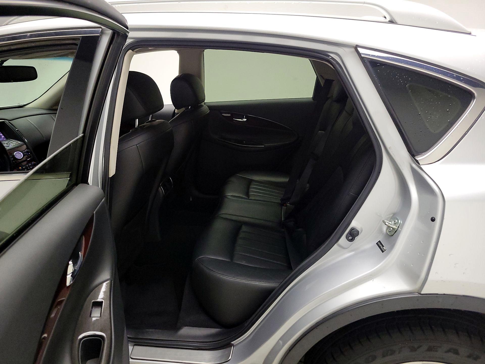Thumbnail: 2016 INFINITI QX50 - 20