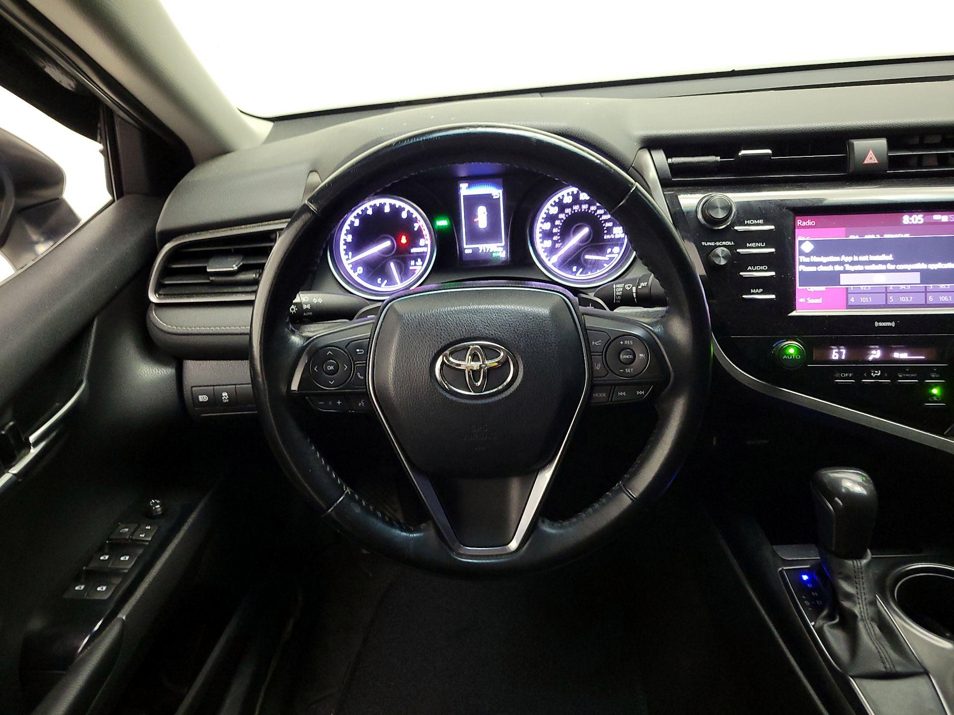 Thumbnail: 2020 Toyota Camry - 10