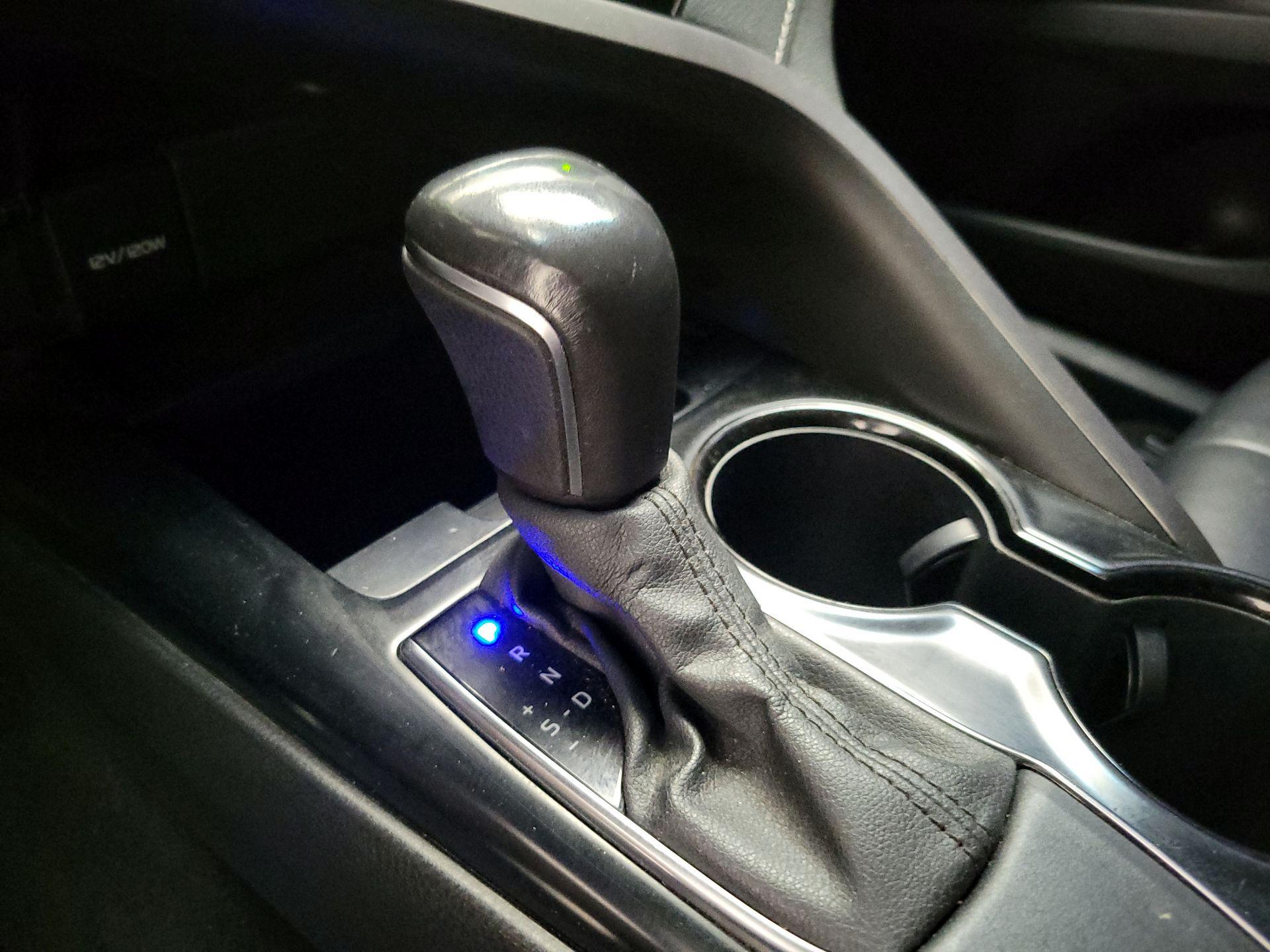 Thumbnail: 2020 Toyota Camry - 17