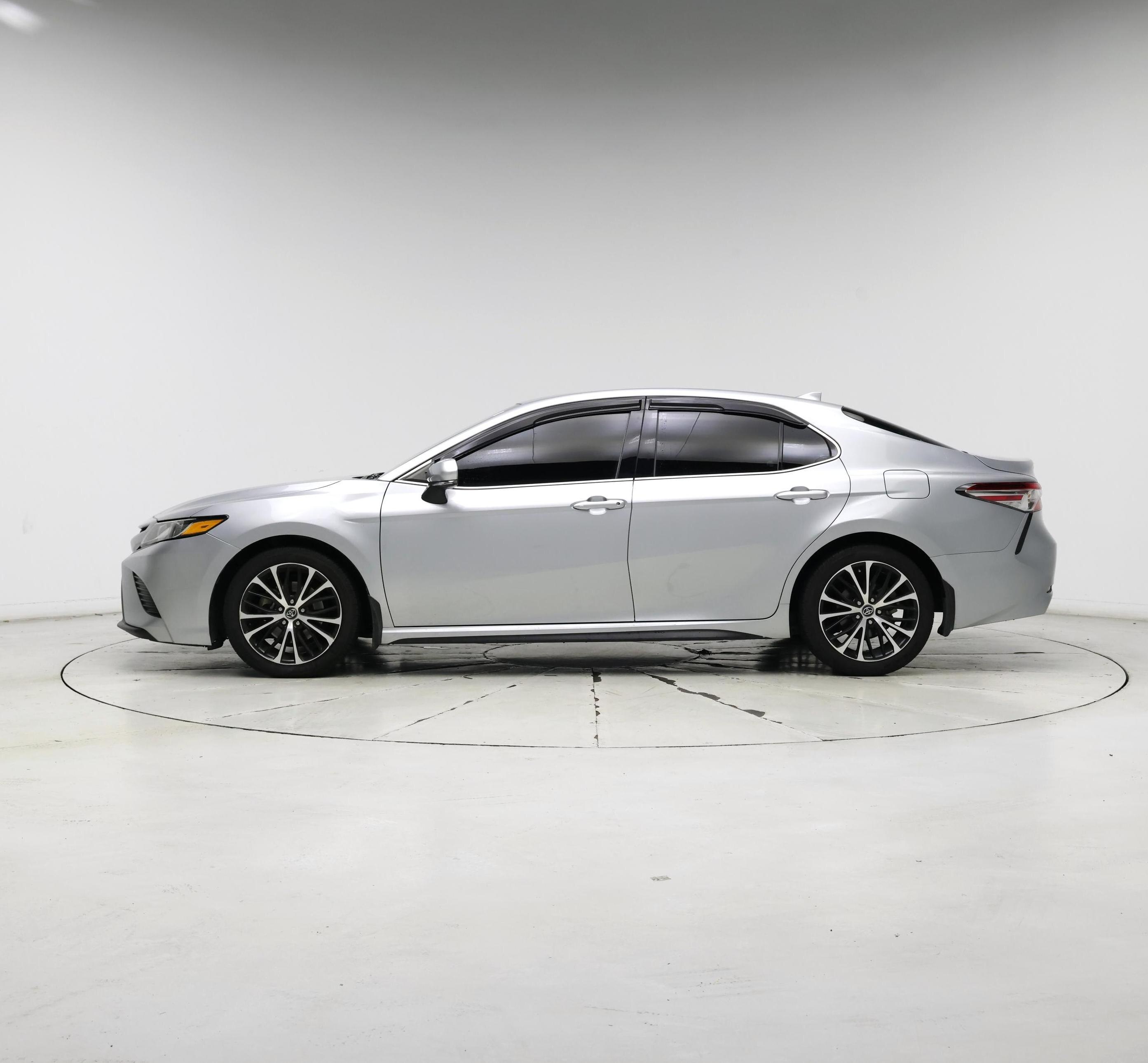 Thumbnail: 2020 Toyota Camry - 3