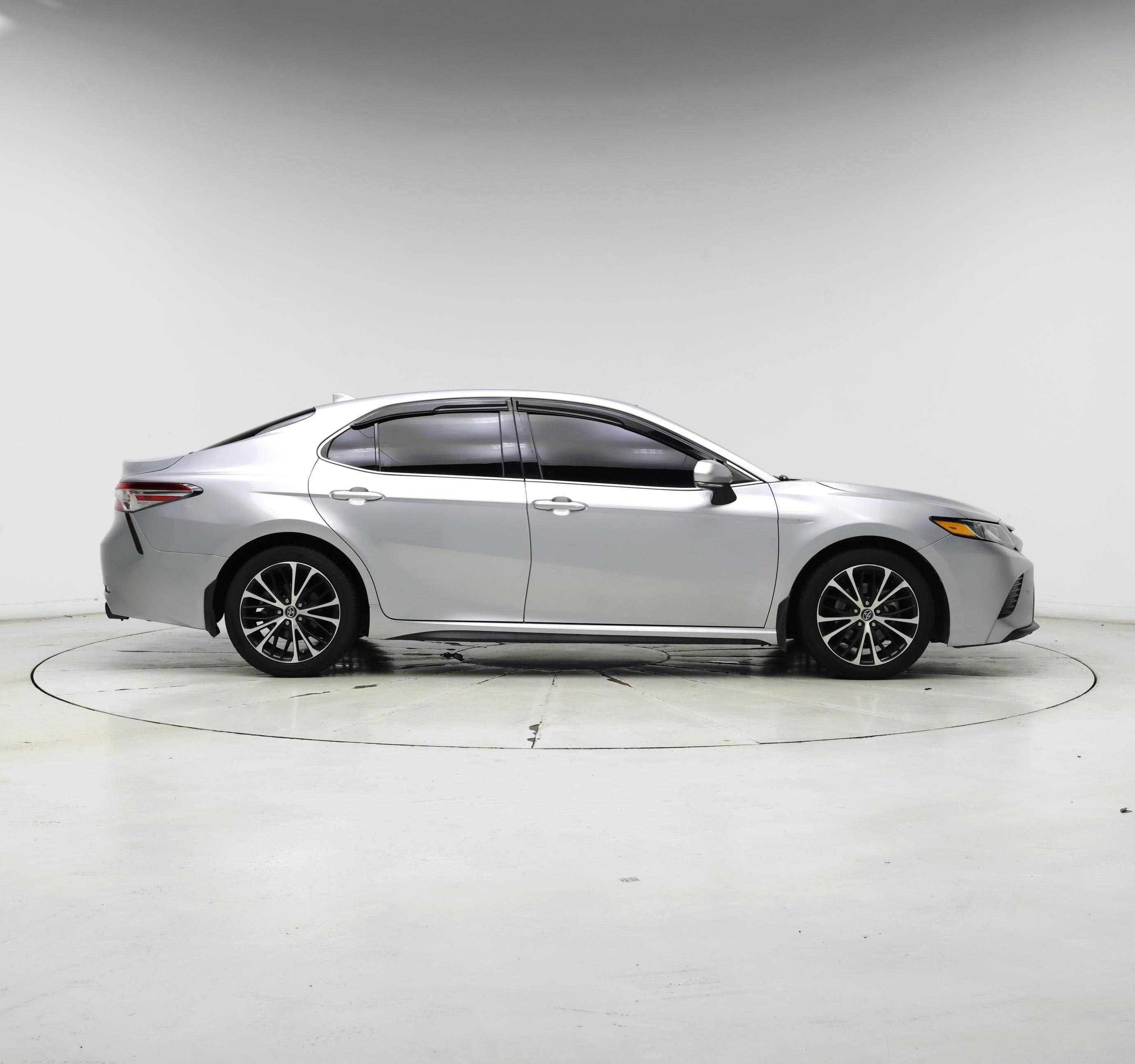 Thumbnail: 2020 Toyota Camry - 7