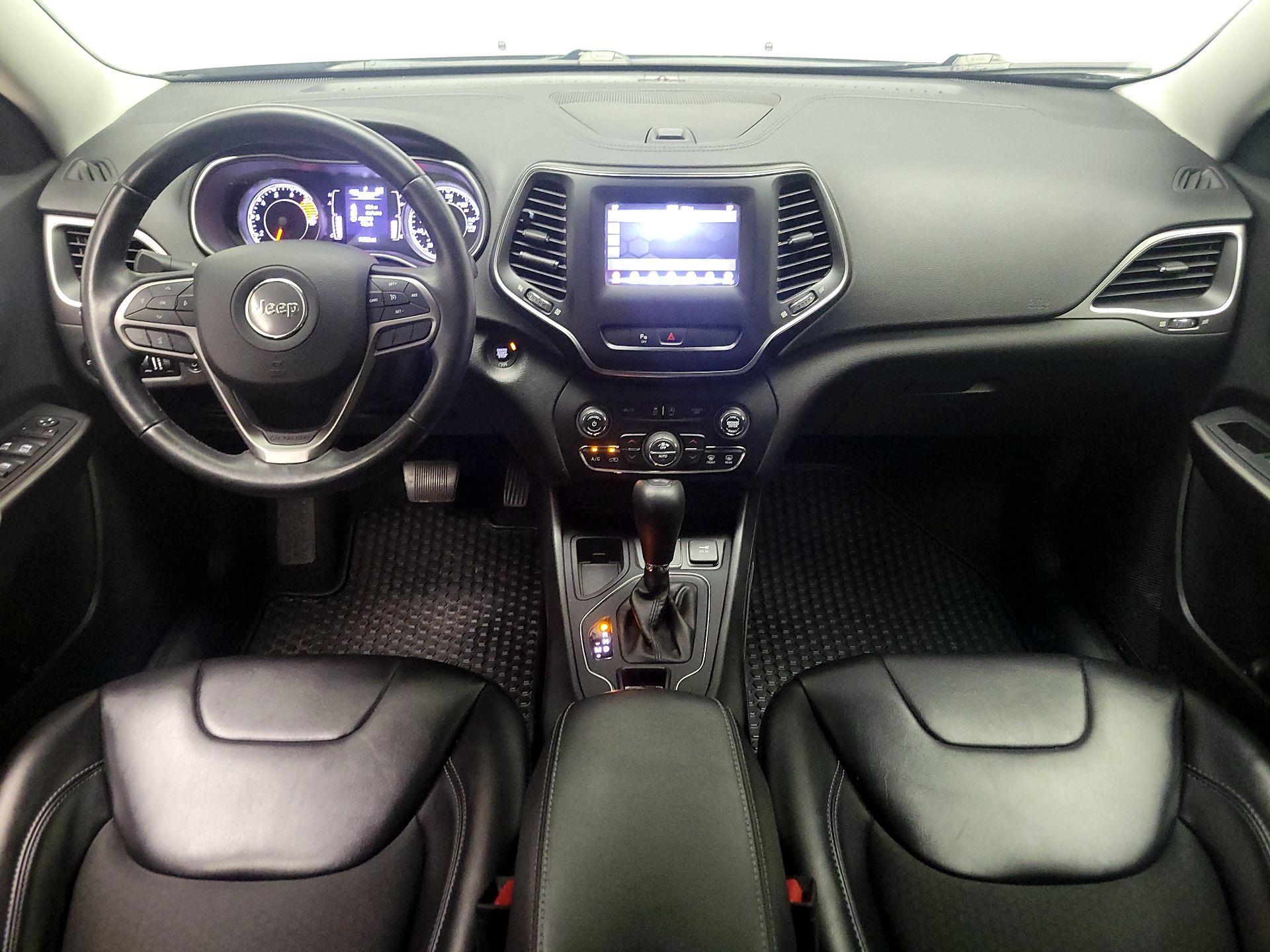 Thumbnail: 2019 Jeep Cherokee - 9
