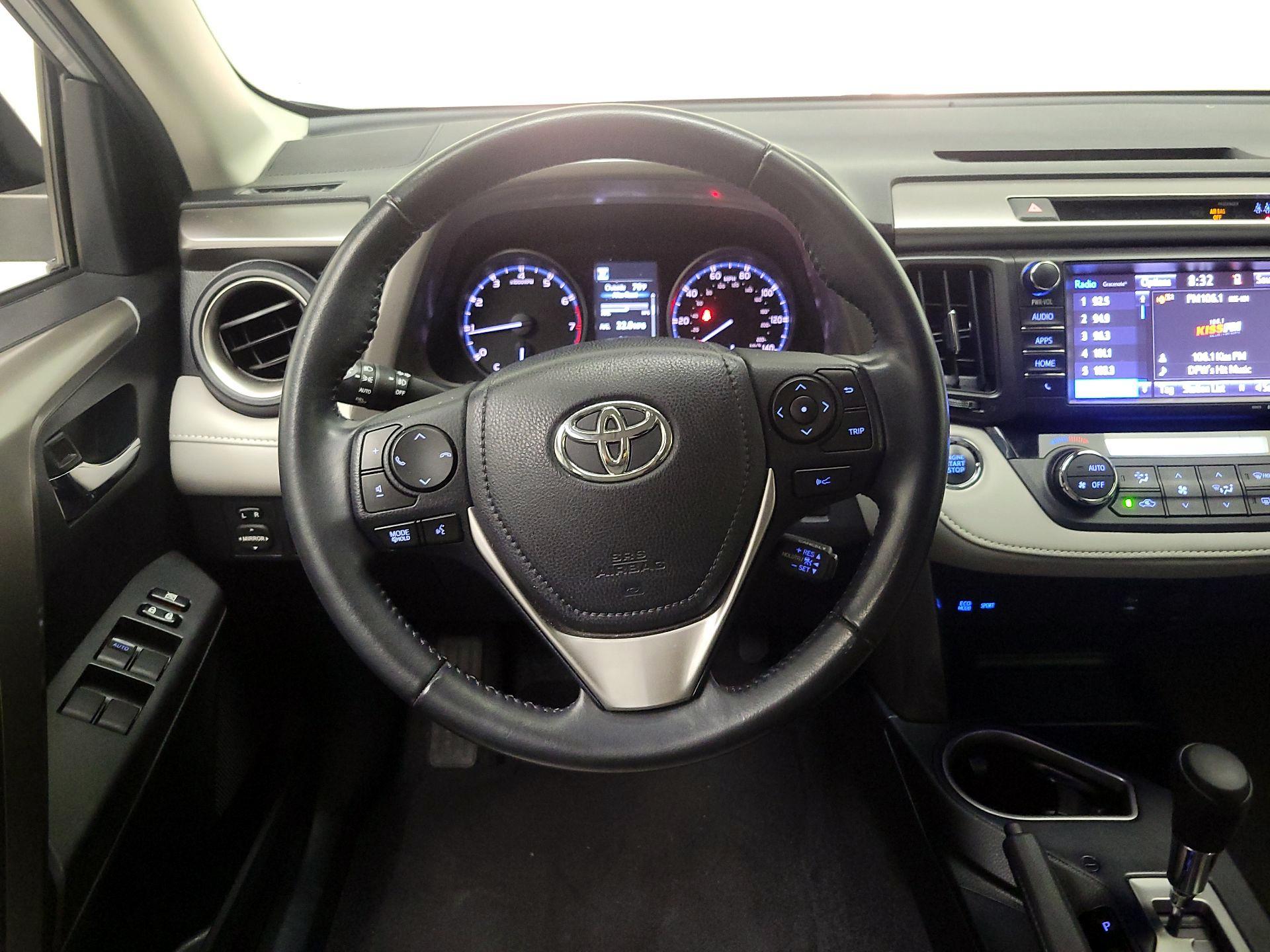 Thumbnail: 2018 Toyota RAV4 - 10