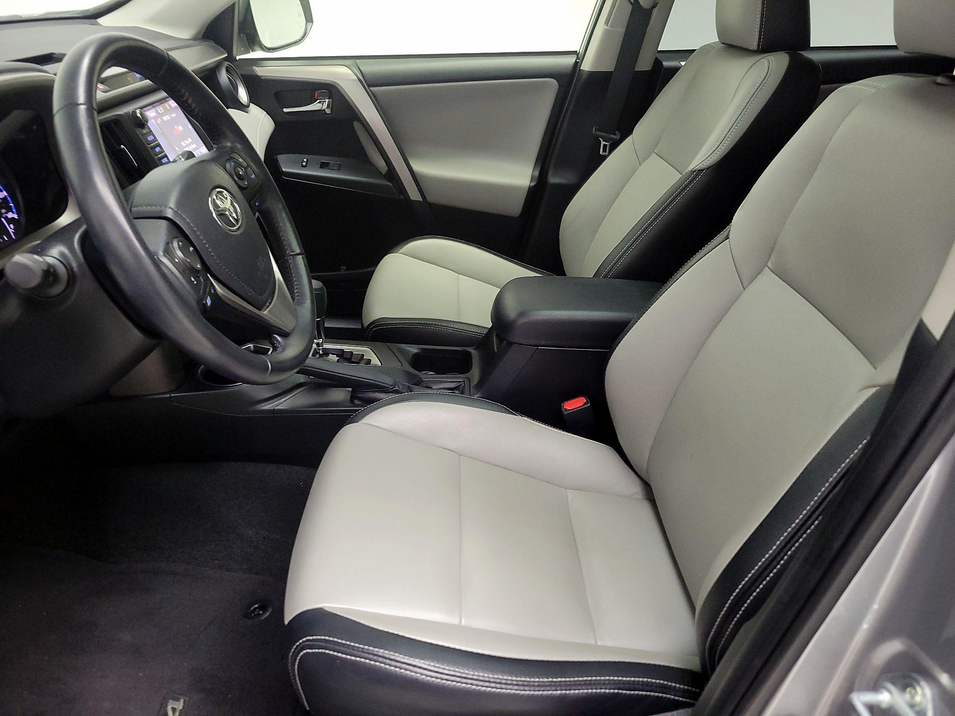 Thumbnail: 2018 Toyota RAV4 - 11