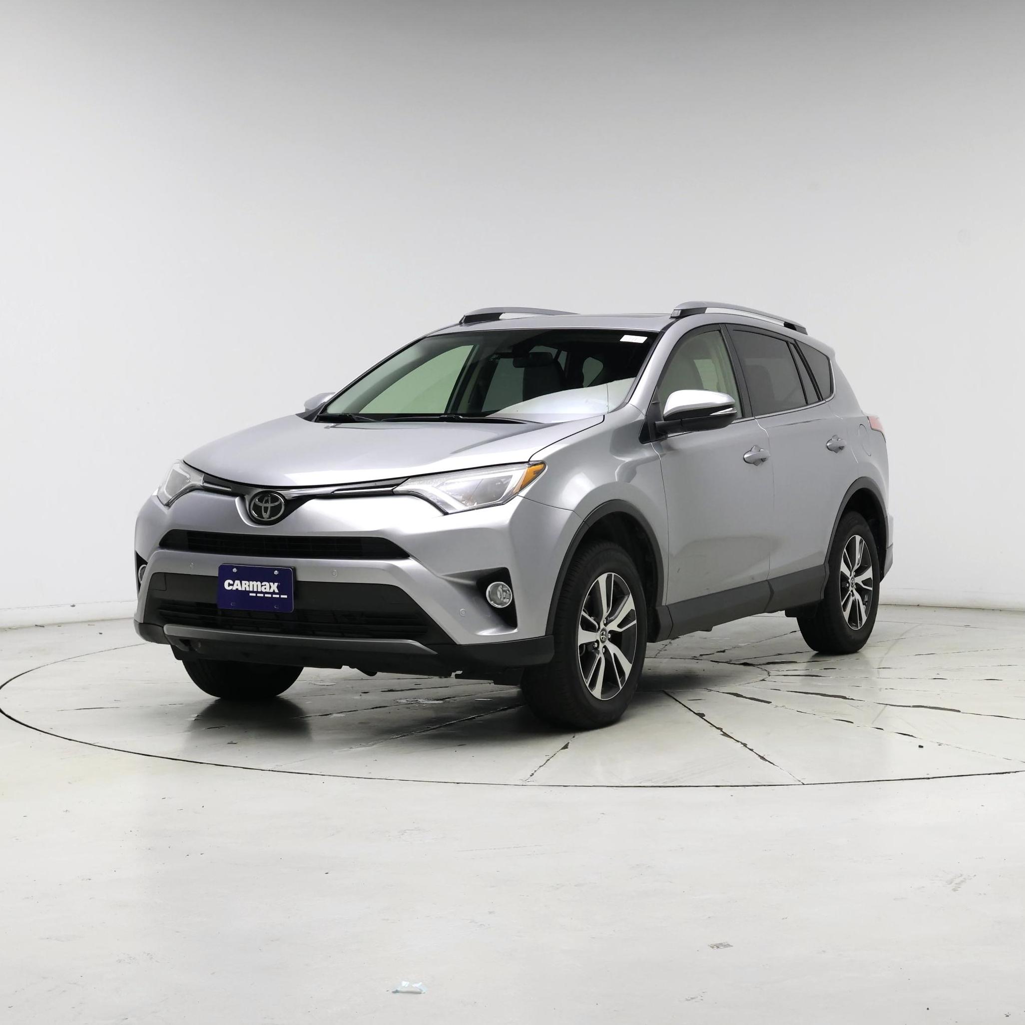 Thumbnail: 2018 Toyota RAV4 - 4