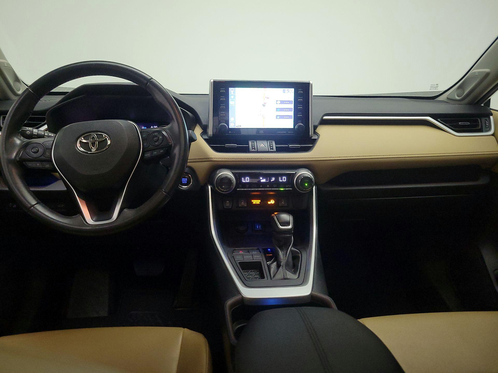 Thumbnail: 2019 Toyota RAV4 - 9