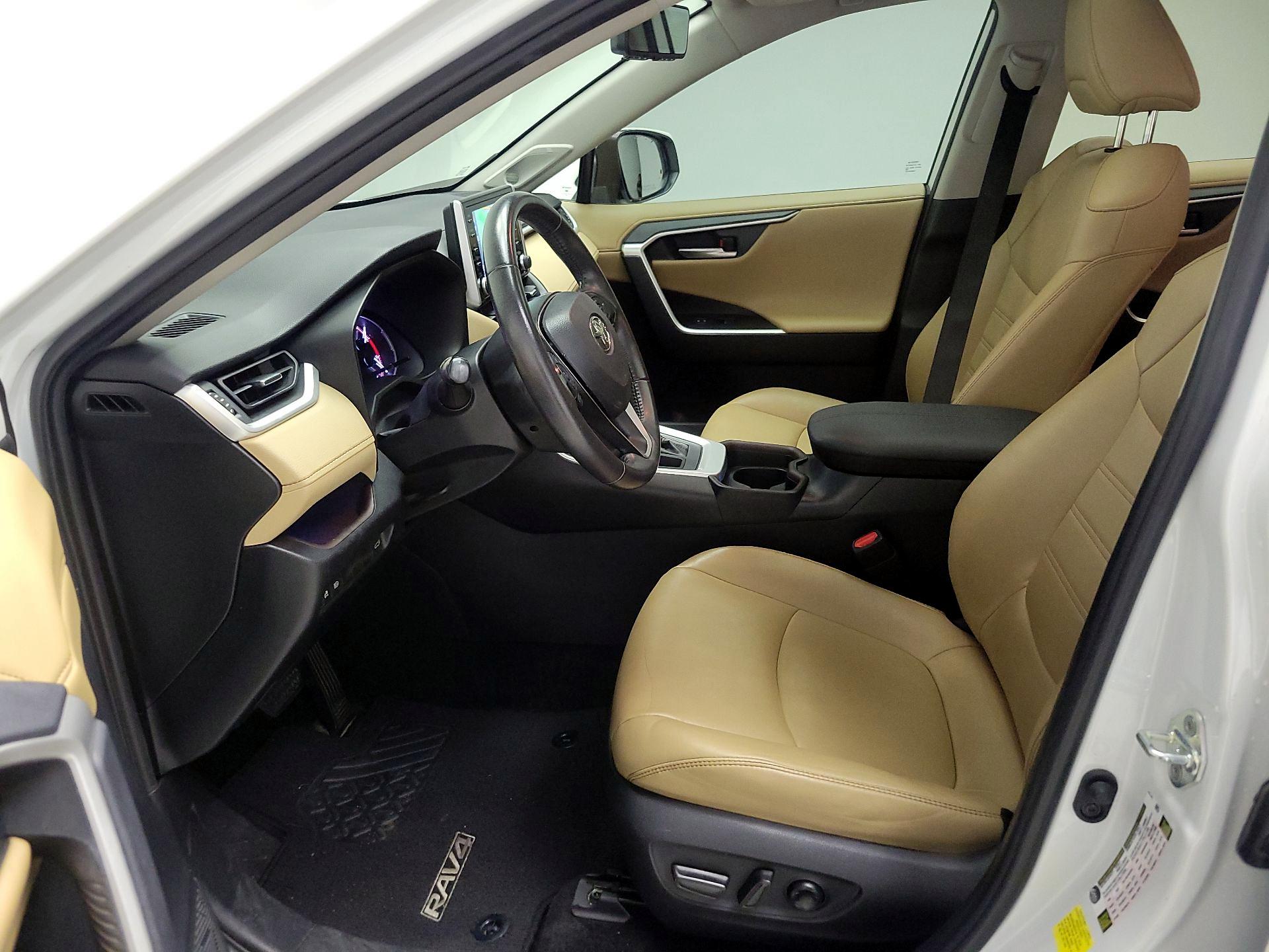 Thumbnail: 2019 Toyota RAV4 - 11