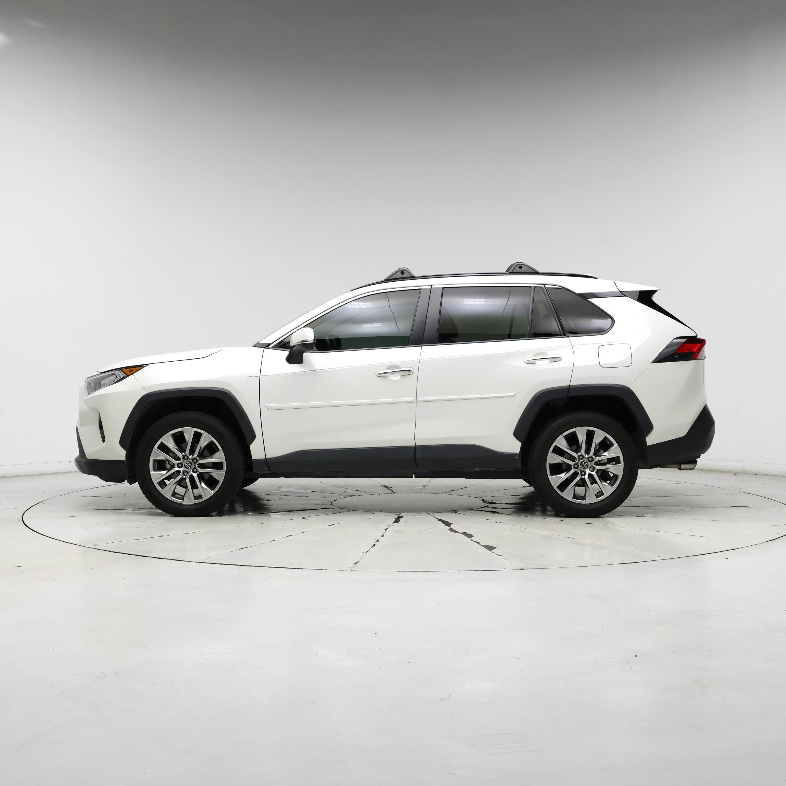 Thumbnail: 2019 Toyota RAV4 - 3