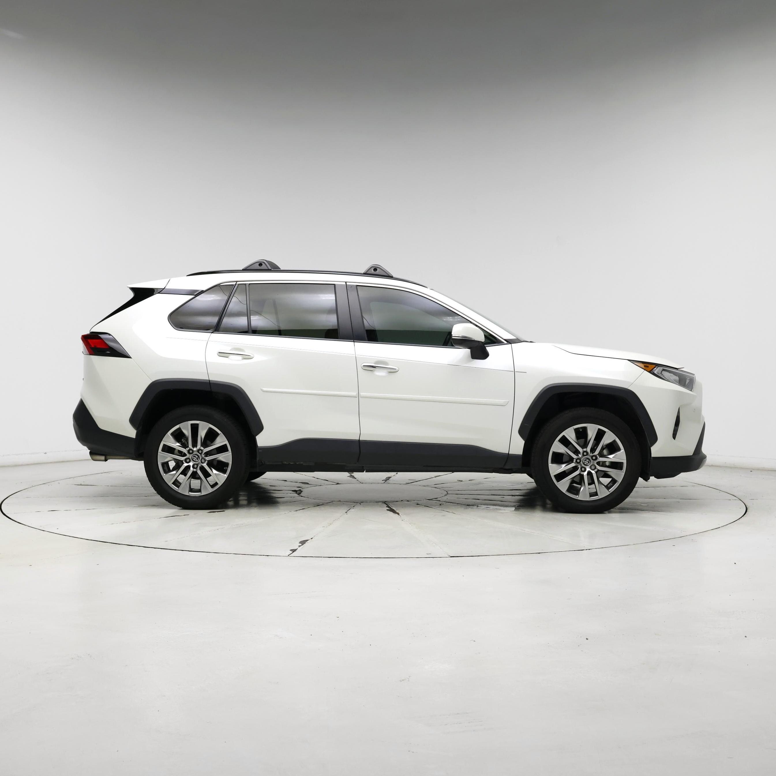 Thumbnail: 2019 Toyota RAV4 - 7