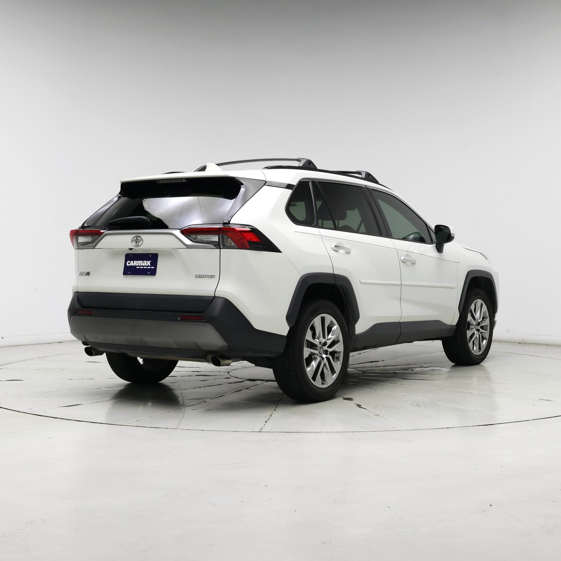 Thumbnail: 2019 Toyota RAV4 - 8