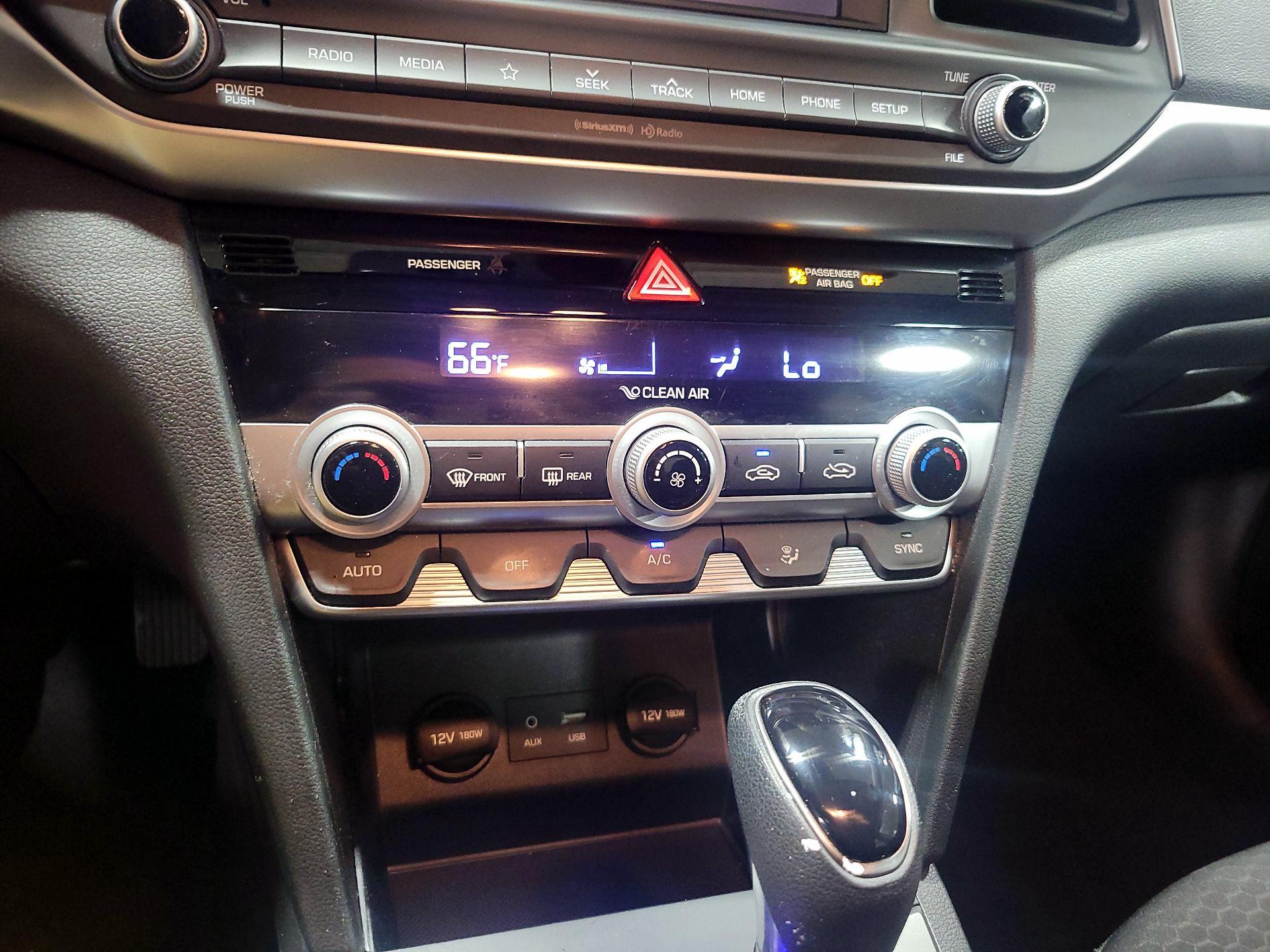 Thumbnail: 2020 Hyundai Elantra - 16