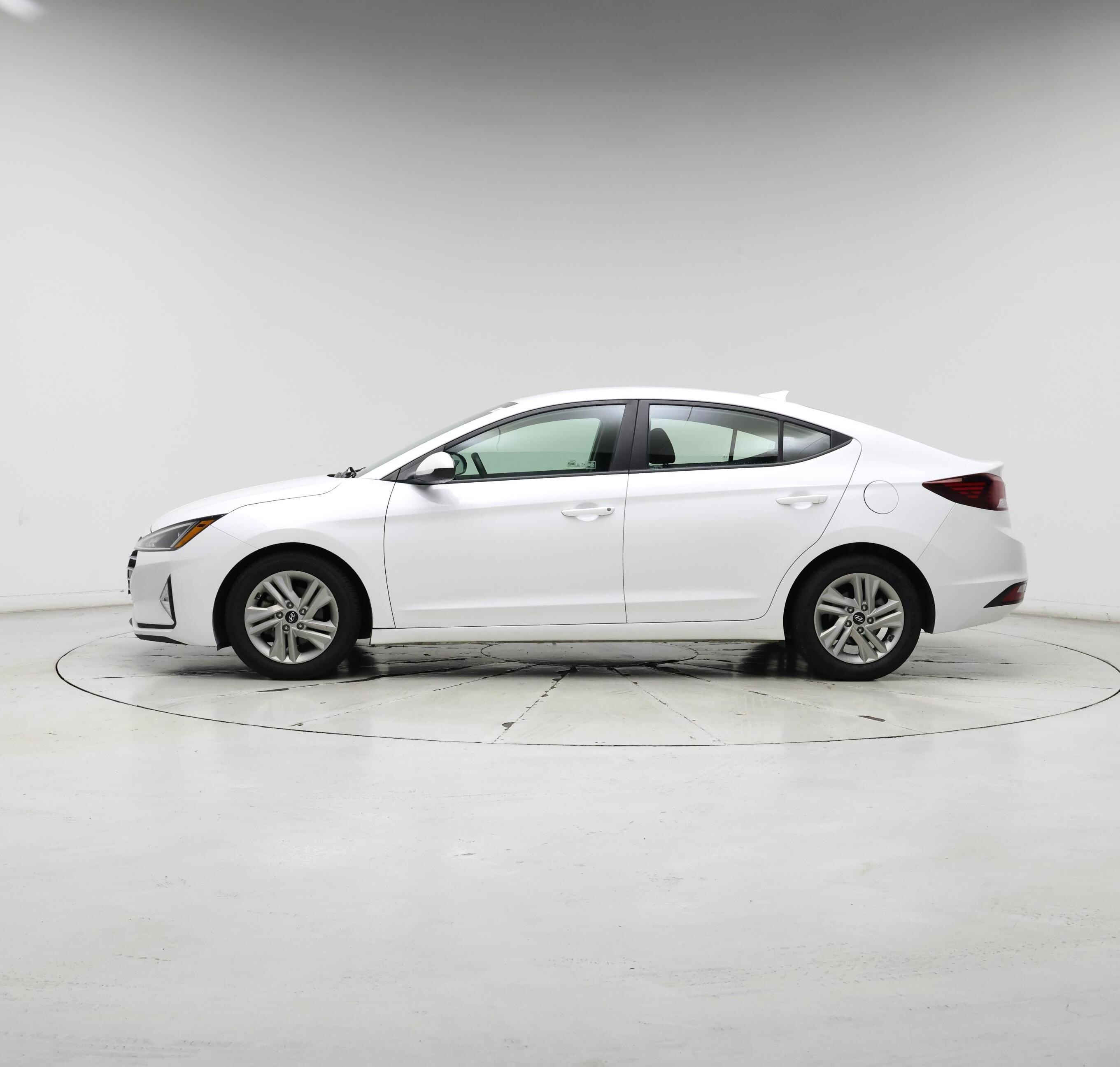 Thumbnail: 2020 Hyundai Elantra - 3